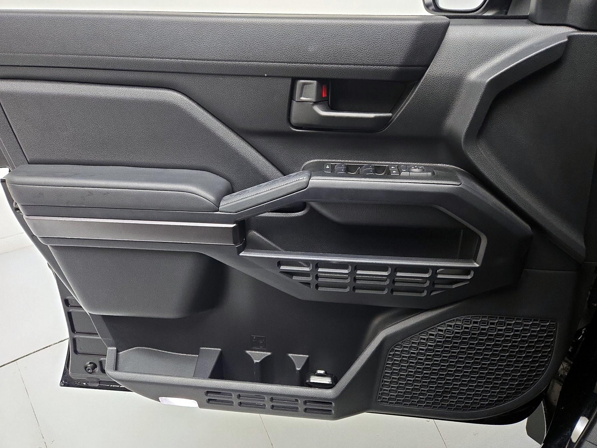 Thumbnail: 2025 Toyota 4Runner - 12