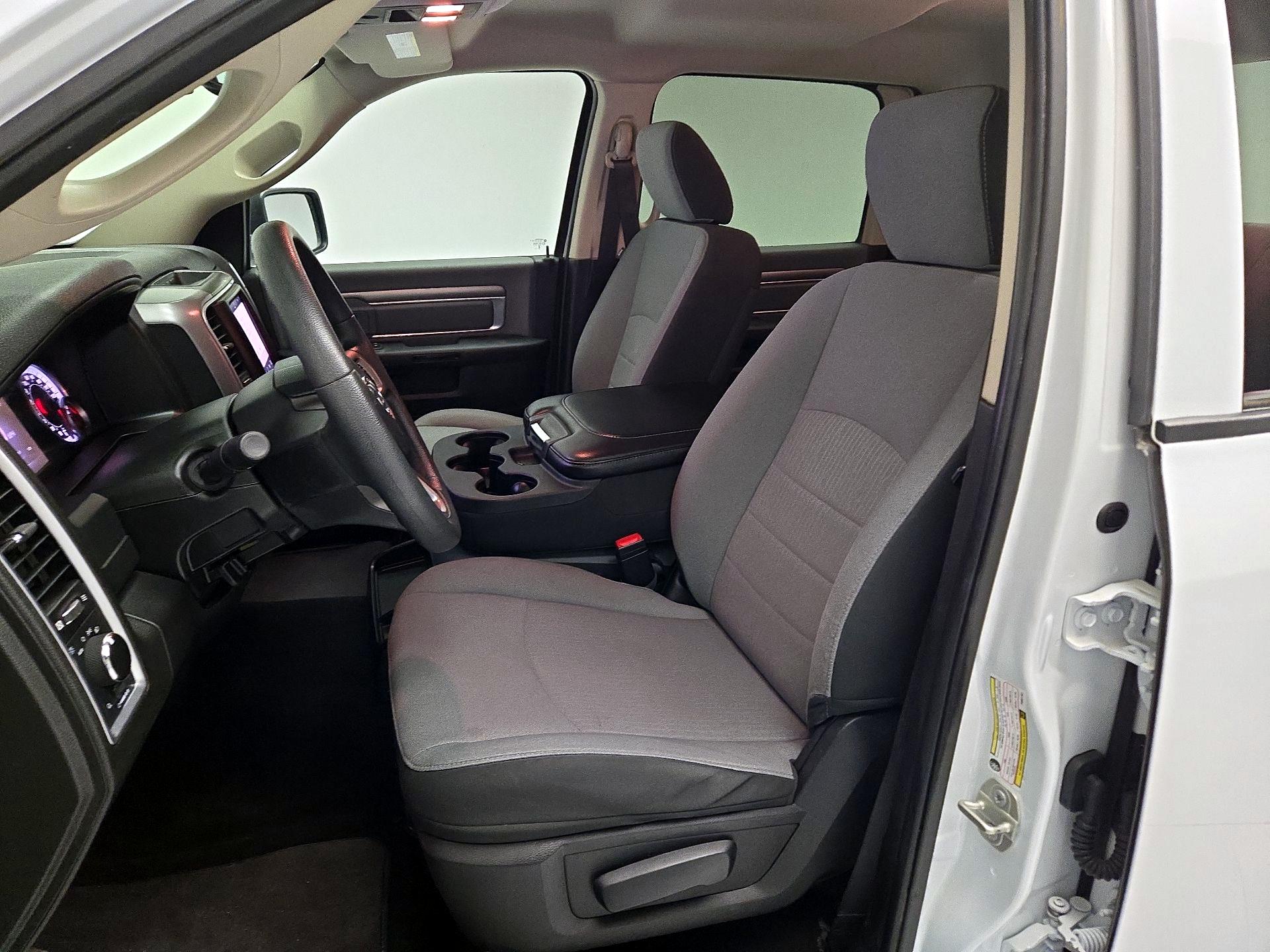 Thumbnail: 2023 RAM 1500 Classic - 11