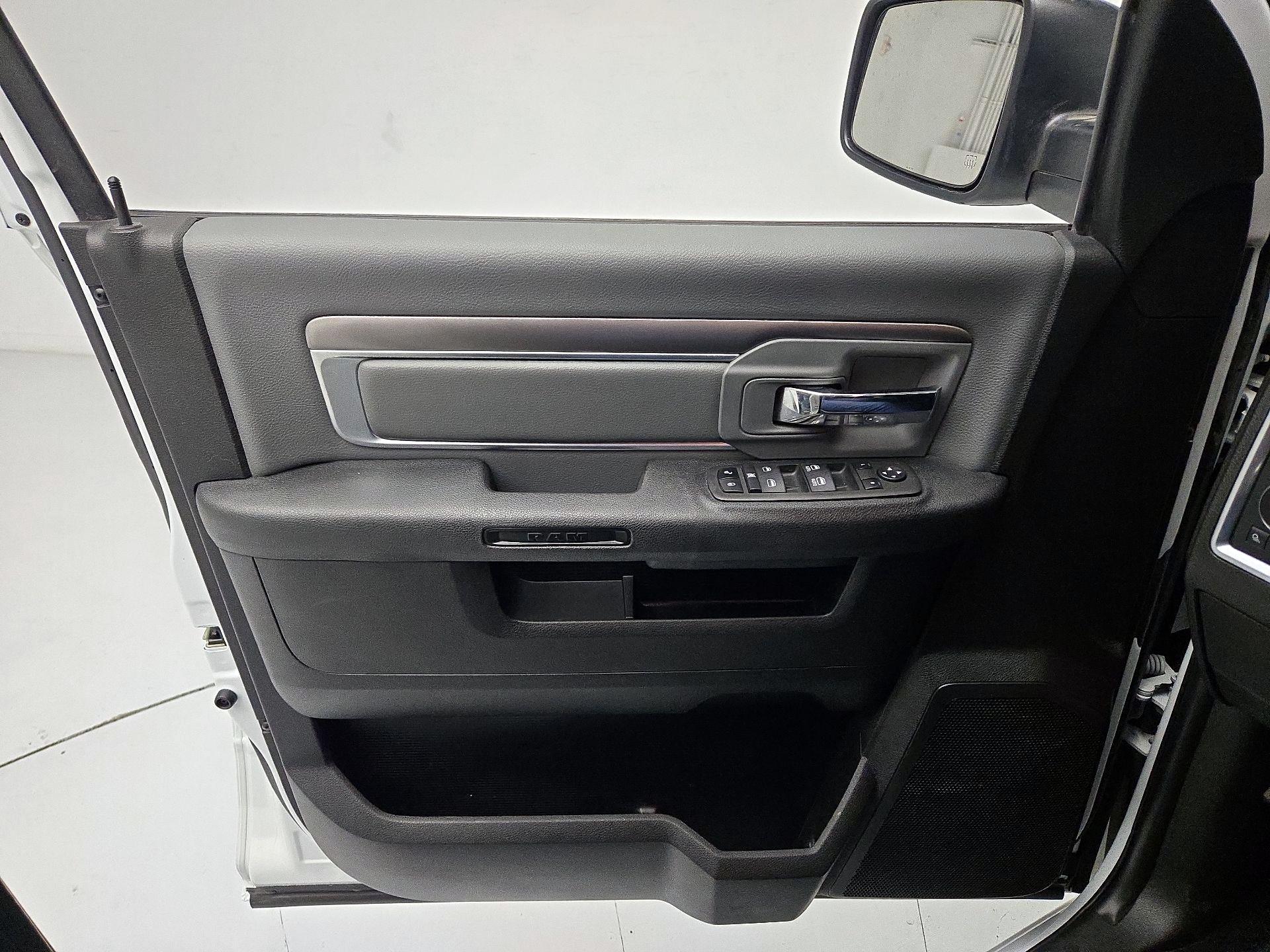 Thumbnail: 2023 RAM 1500 Classic - 12