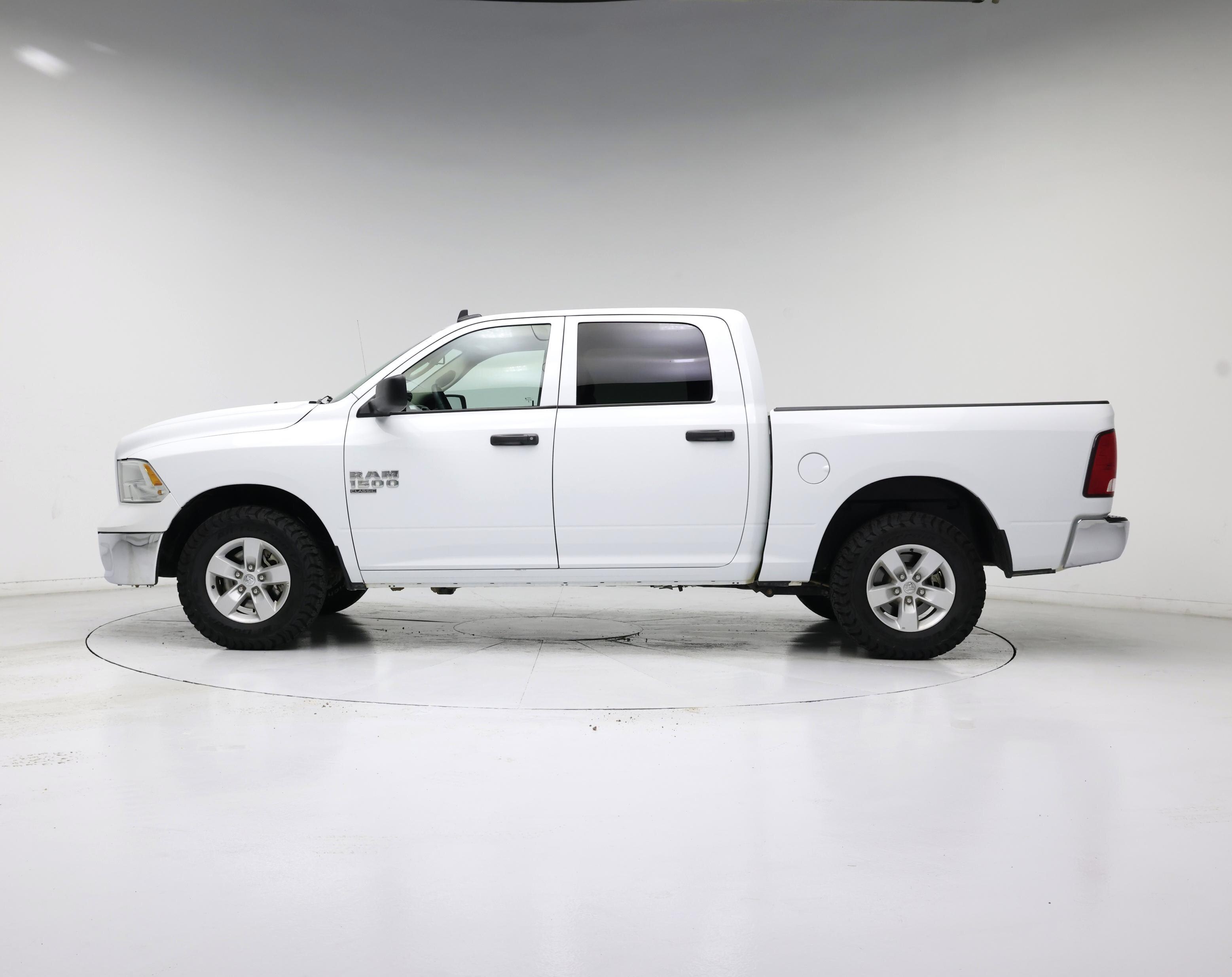 Thumbnail: 2023 RAM 1500 Classic - 3