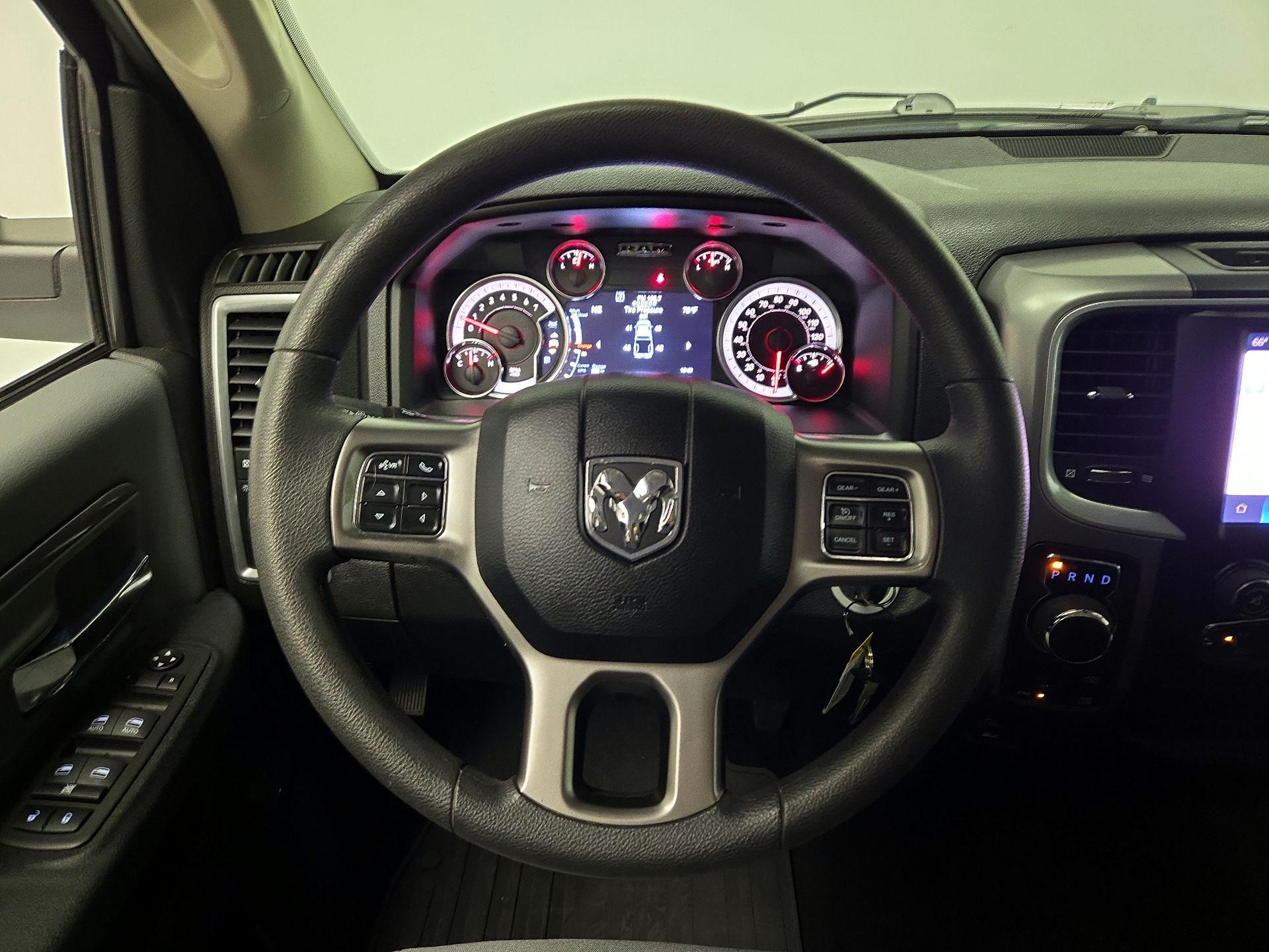 Thumbnail: 2023 RAM 1500 Classic - 10