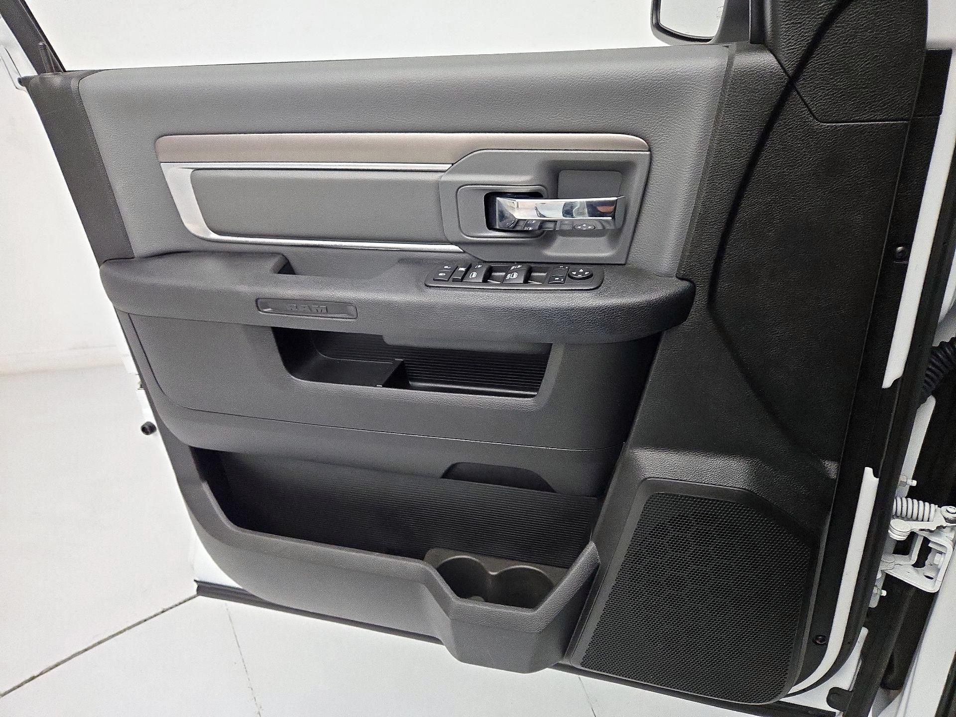 Thumbnail: 2023 RAM 1500 Classic - 12