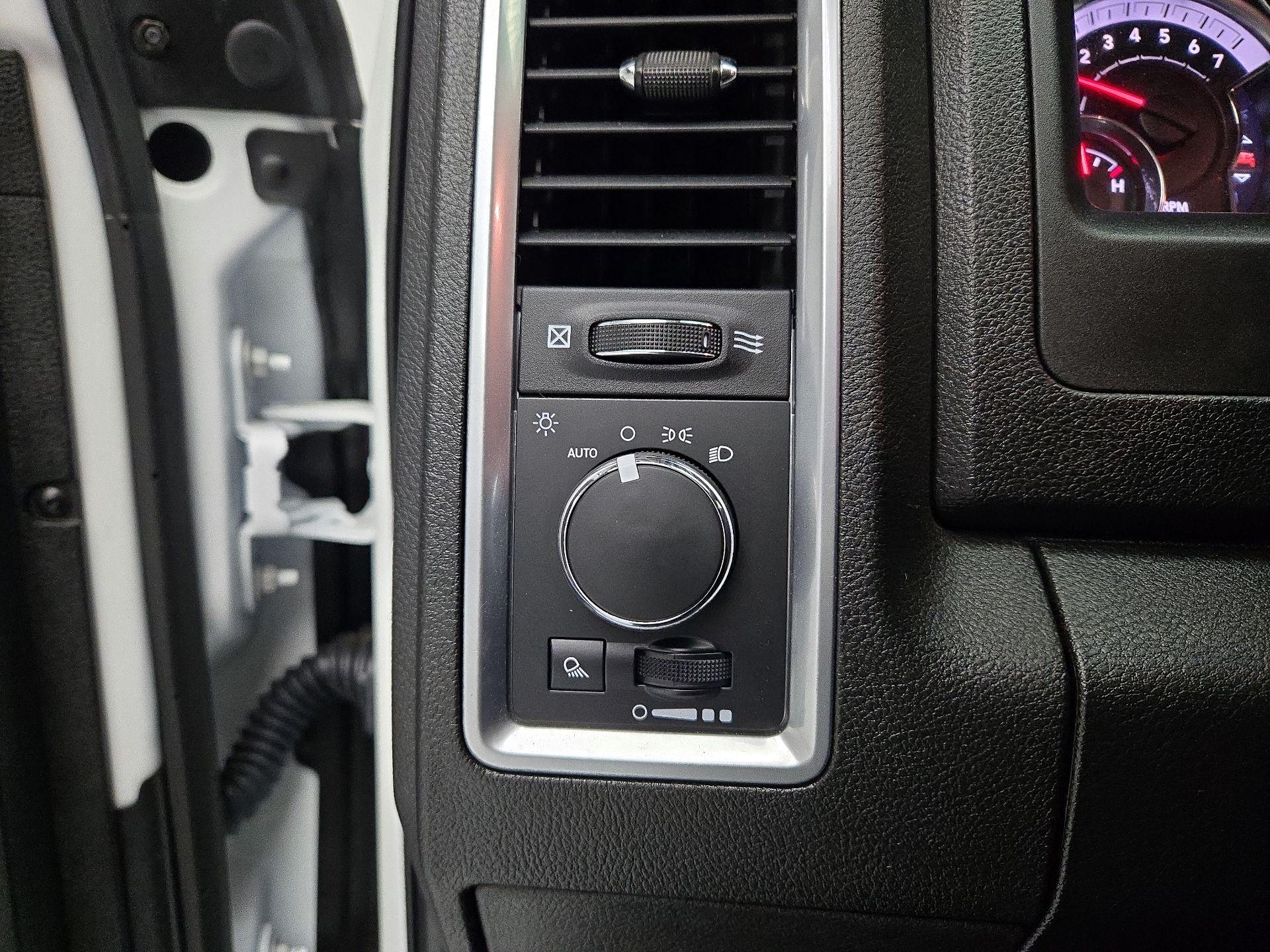 Thumbnail: 2023 RAM 1500 Classic - 13