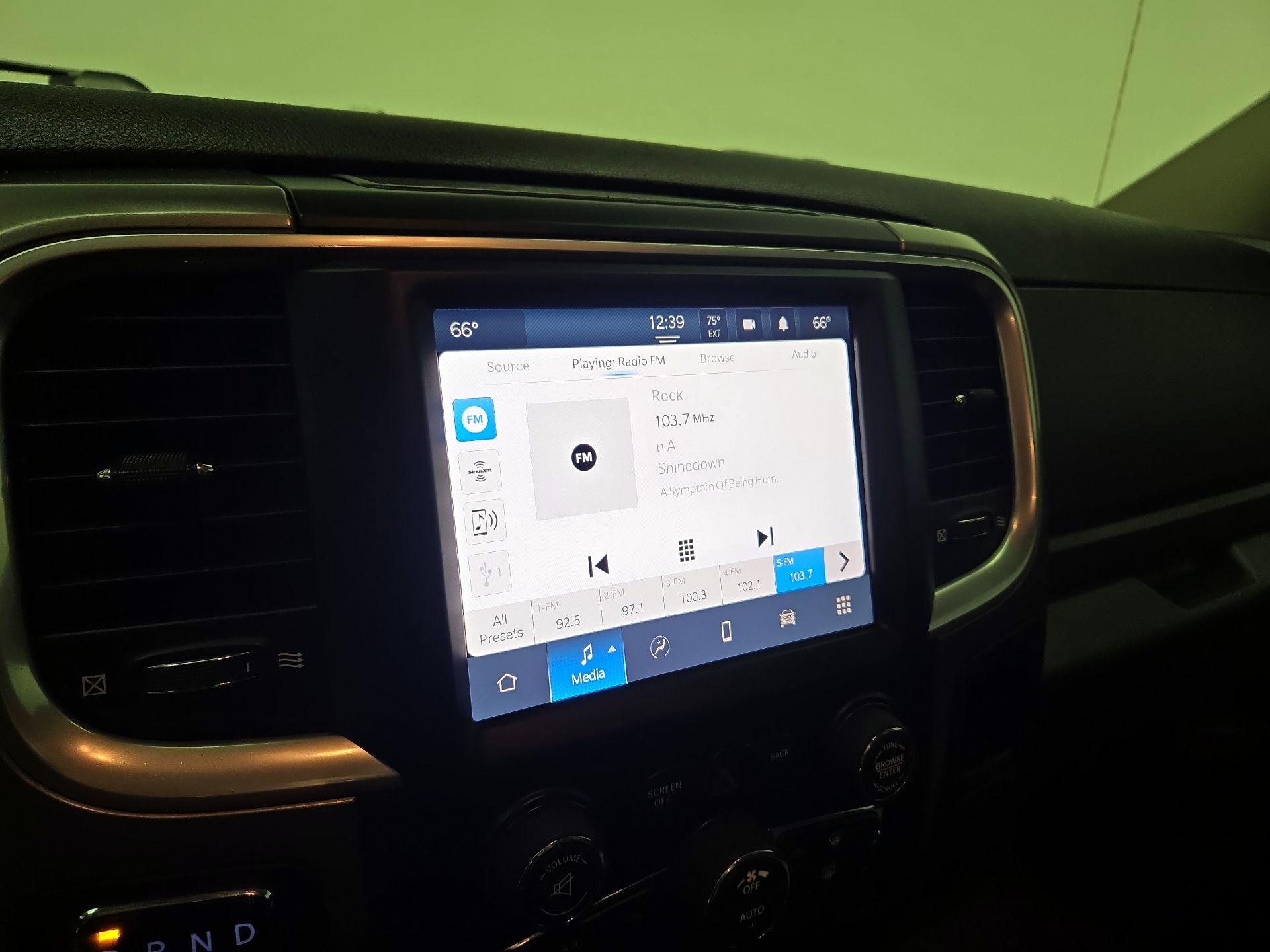 Thumbnail: 2023 RAM 1500 Classic - 15