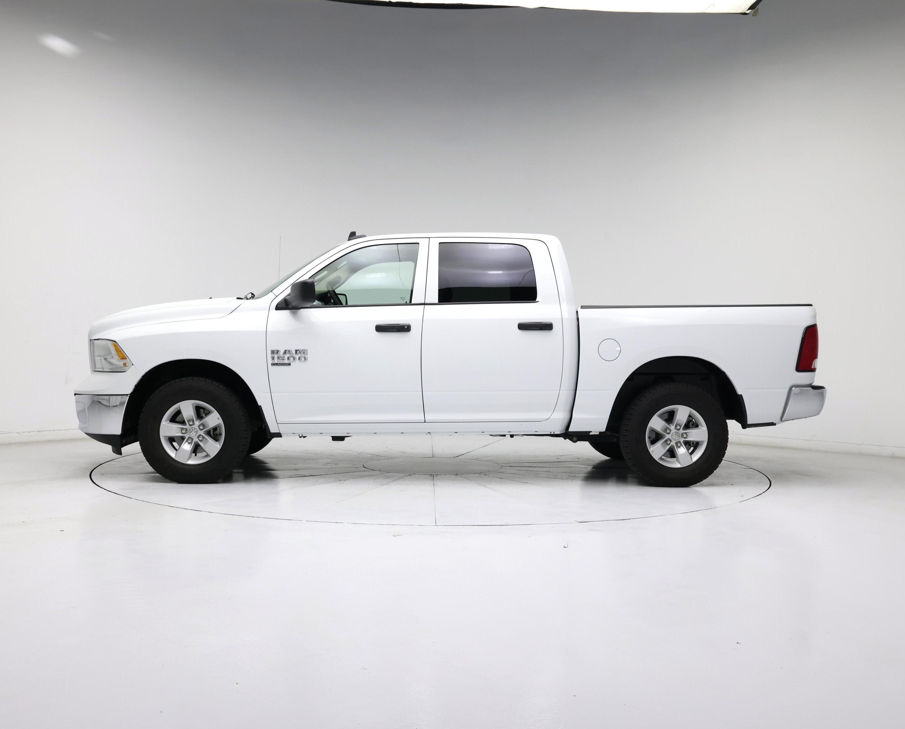 Thumbnail: 2023 RAM 1500 Classic - 3