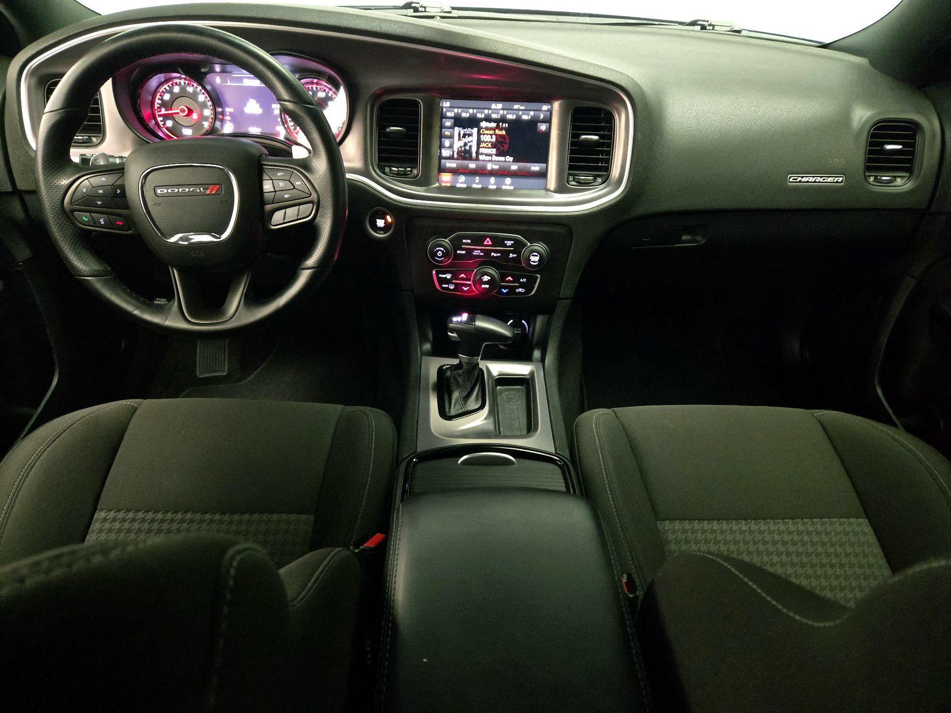 Thumbnail: 2022 Dodge Charger - 9