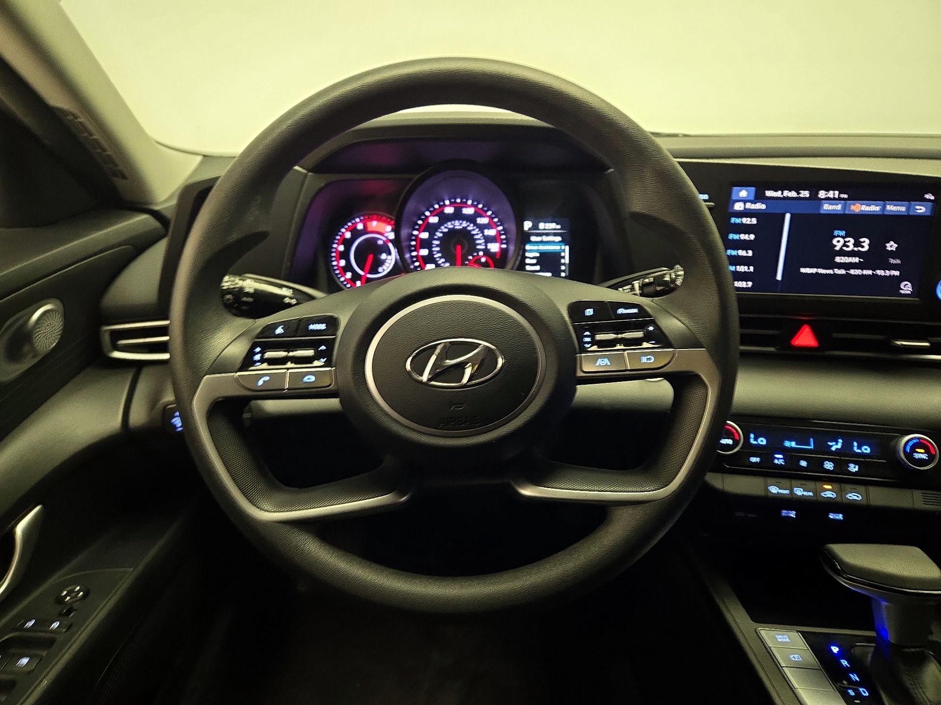 Thumbnail: 2023 Hyundai Elantra - 10