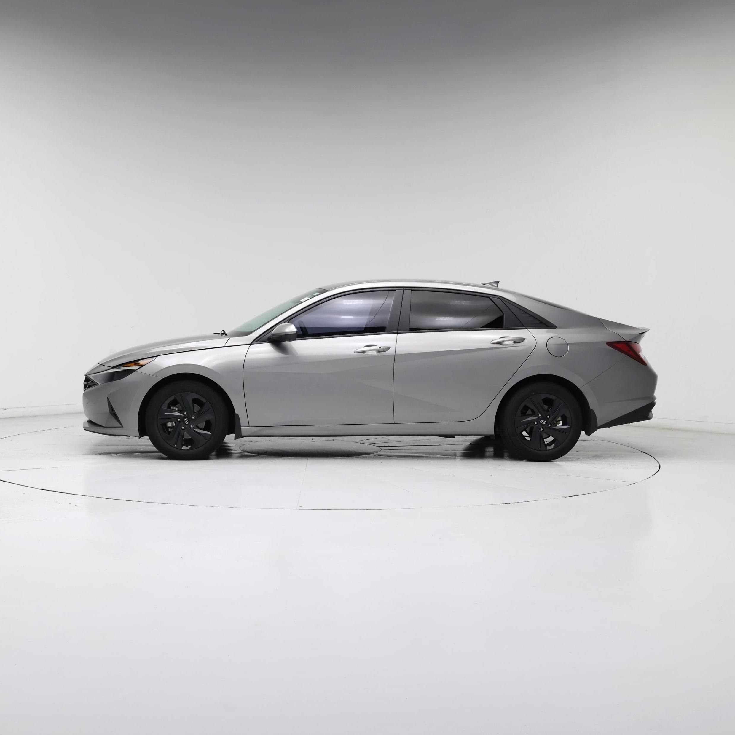 Thumbnail: 2023 Hyundai Elantra - 3