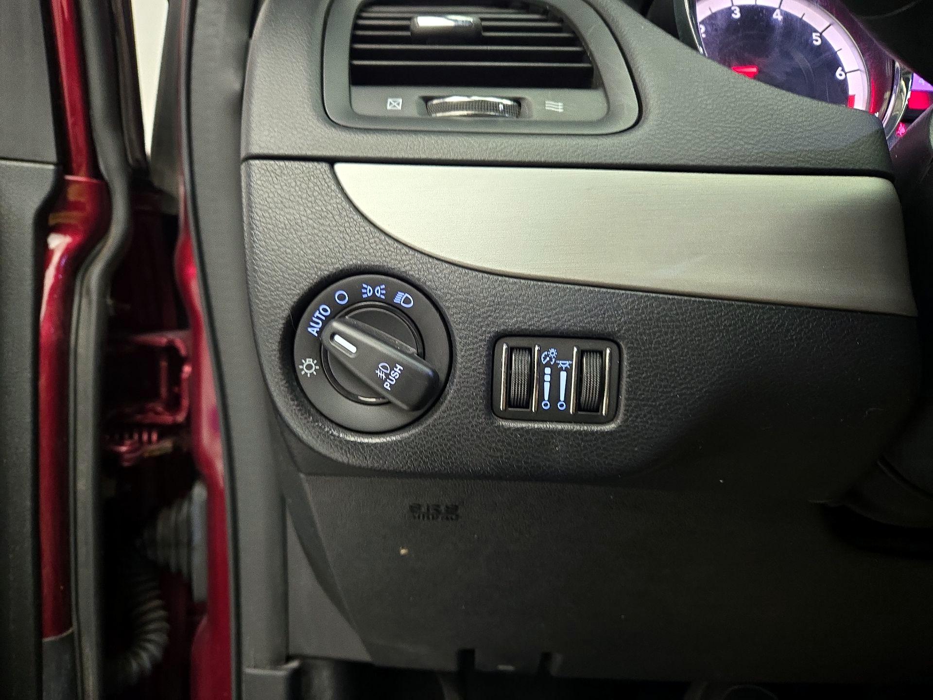 Thumbnail: 2019 Dodge Grand Caravan - 13