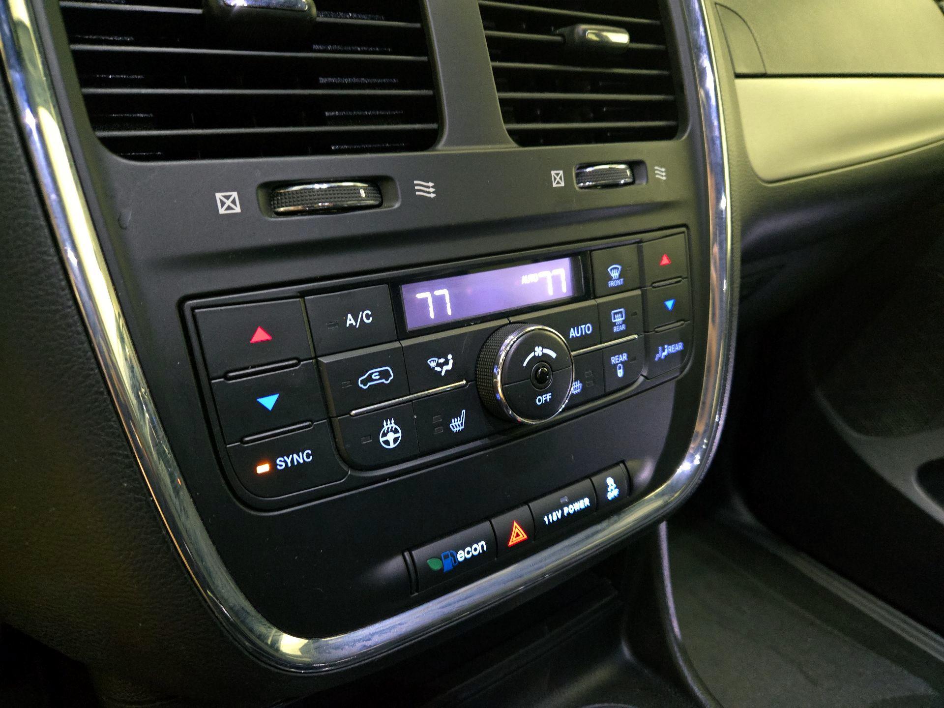 Thumbnail: 2019 Dodge Grand Caravan - 16