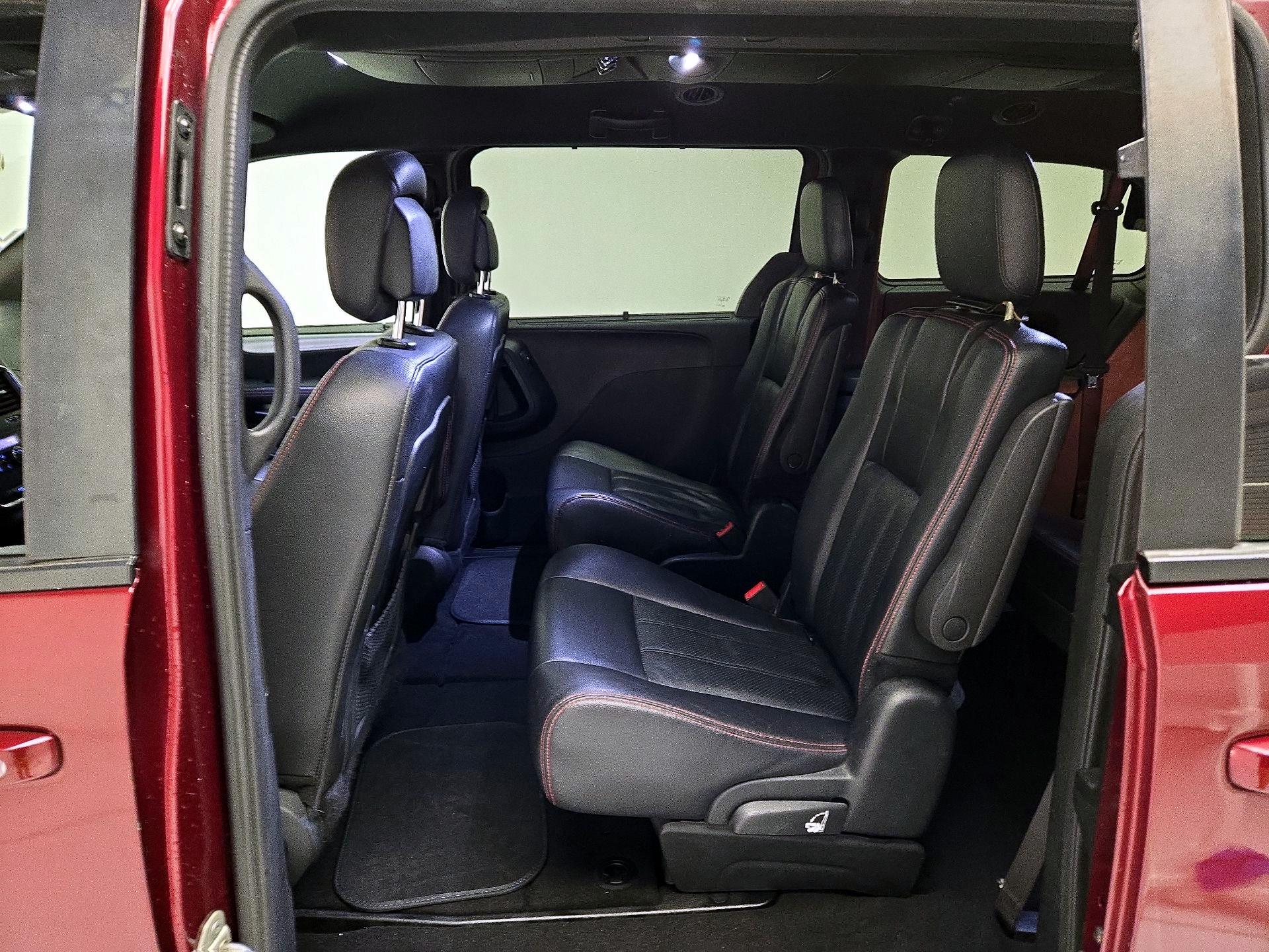 Thumbnail: 2019 Dodge Grand Caravan - 18