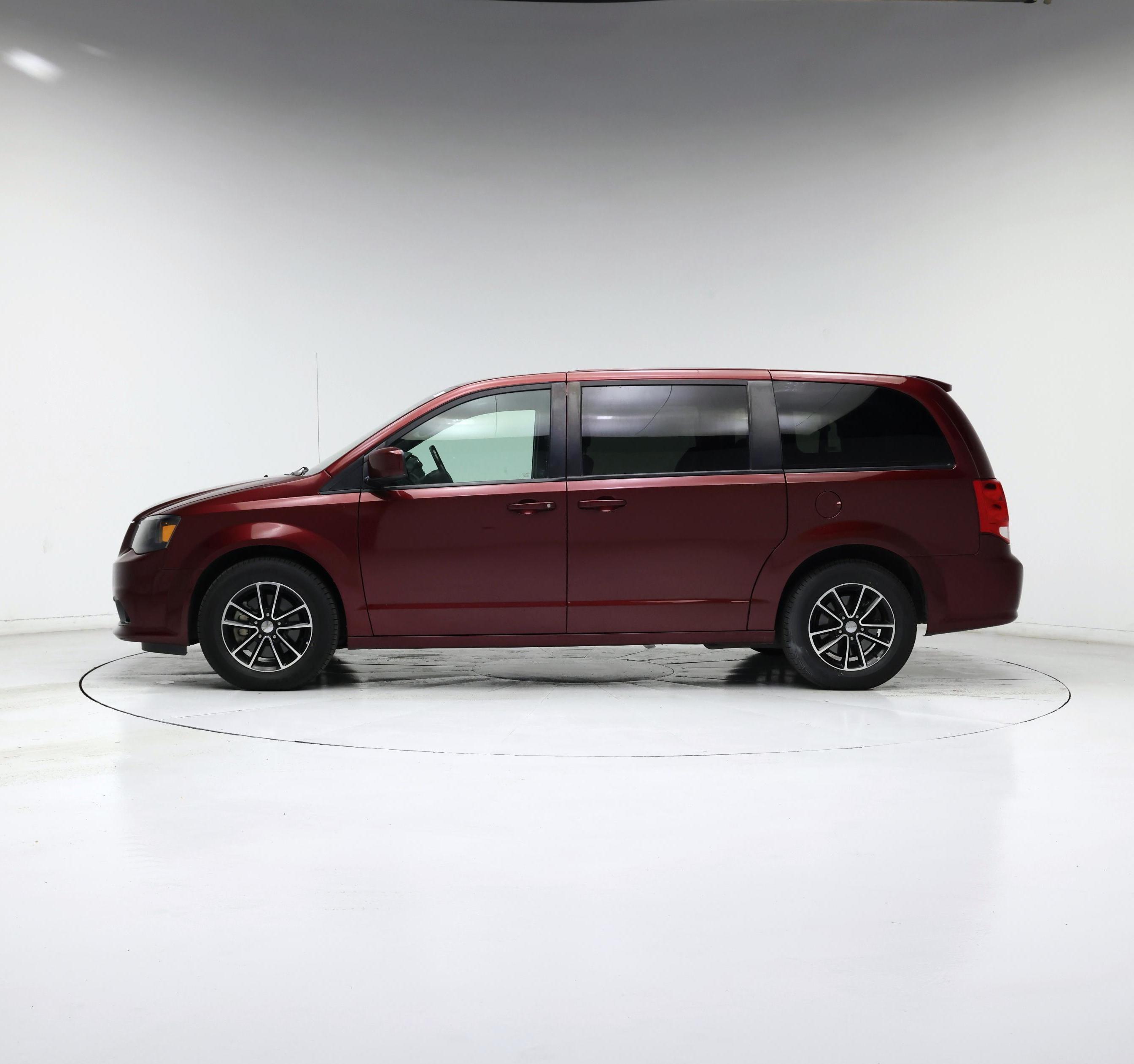 Thumbnail: 2019 Dodge Grand Caravan - 3