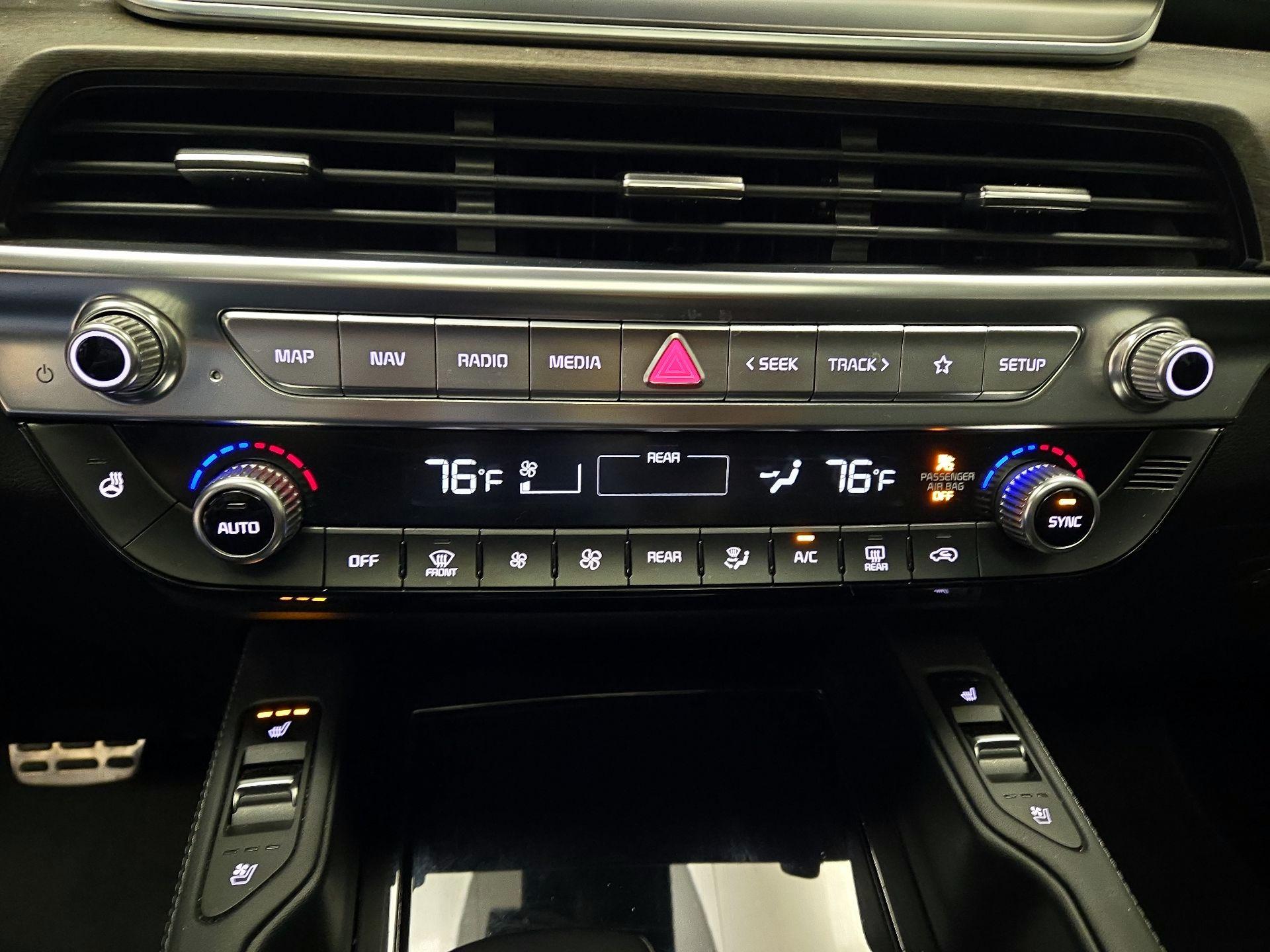 Thumbnail: 2020 Kia Telluride - 17