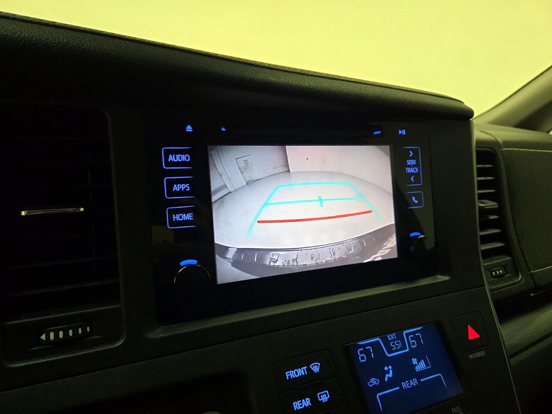 Thumbnail: 2017 Toyota Sienna - 14