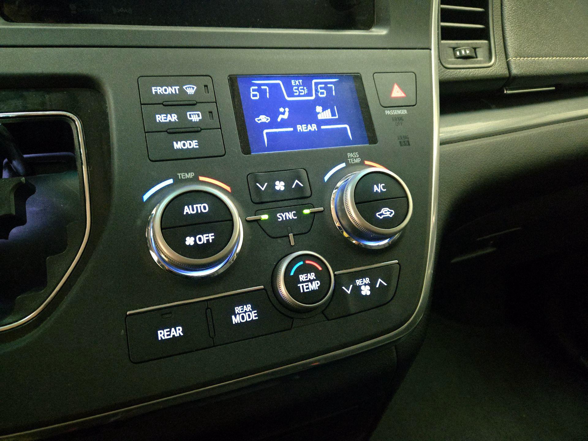 Thumbnail: 2017 Toyota Sienna - 16