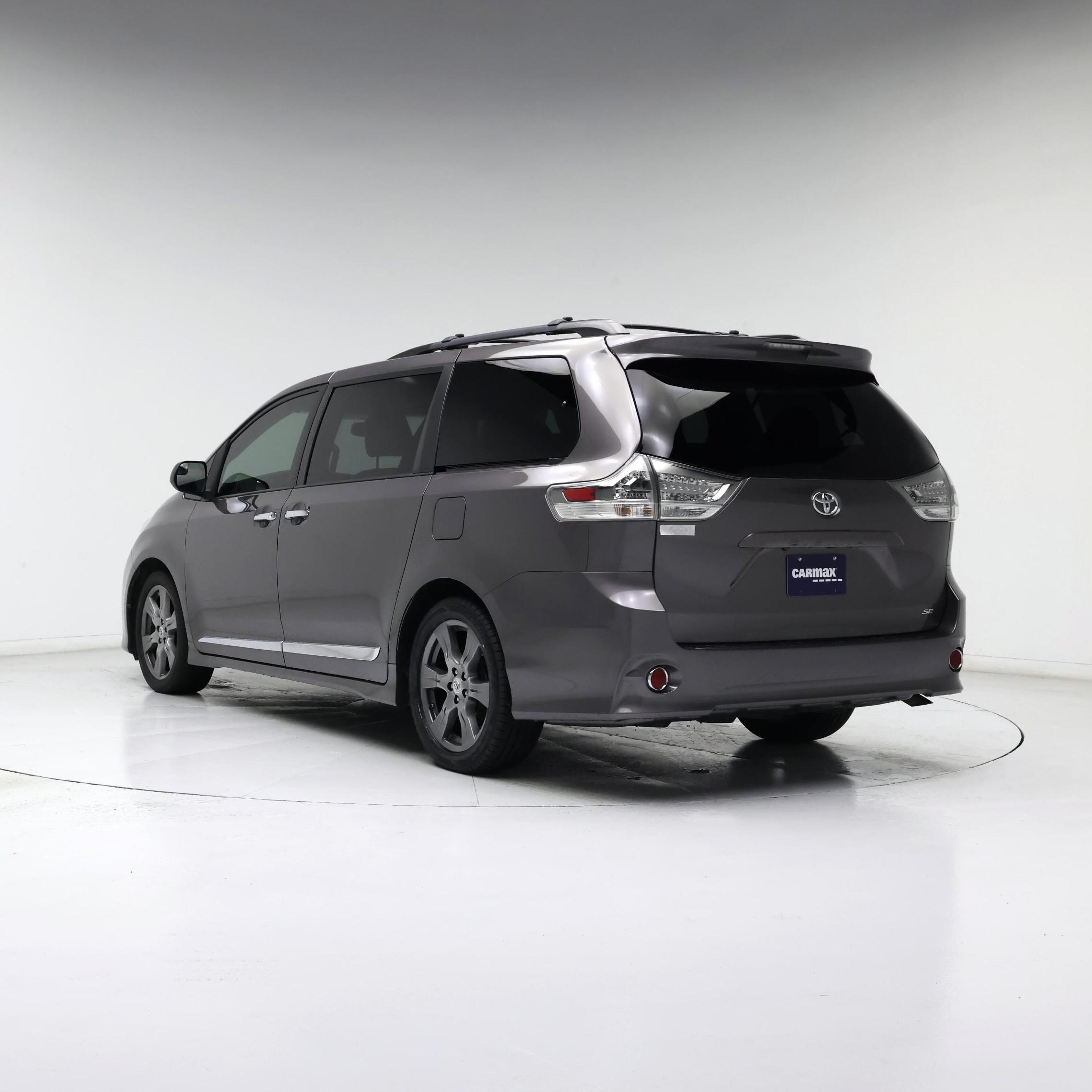 Thumbnail: 2017 Toyota Sienna - 2