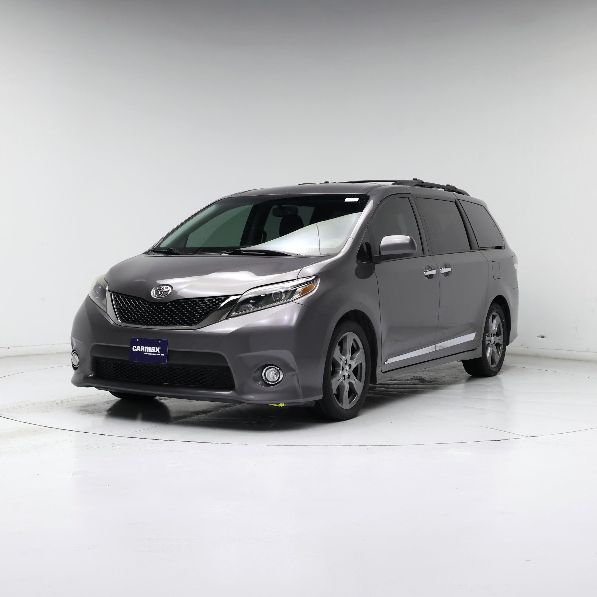 Thumbnail: 2017 Toyota Sienna - 4