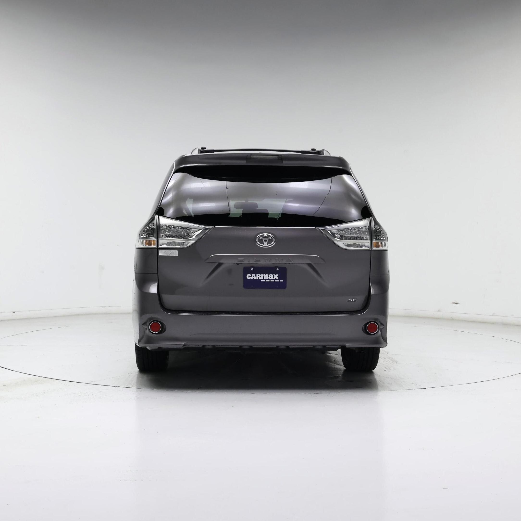 Thumbnail: 2017 Toyota Sienna - 6