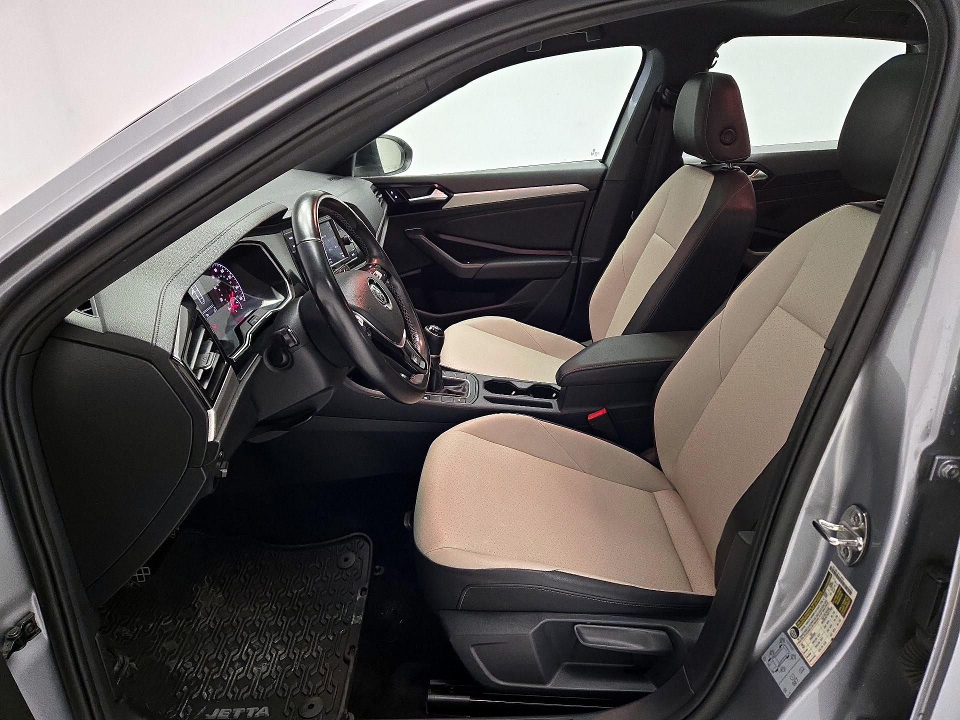 Thumbnail: 2020 Volkswagen Jetta - 11
