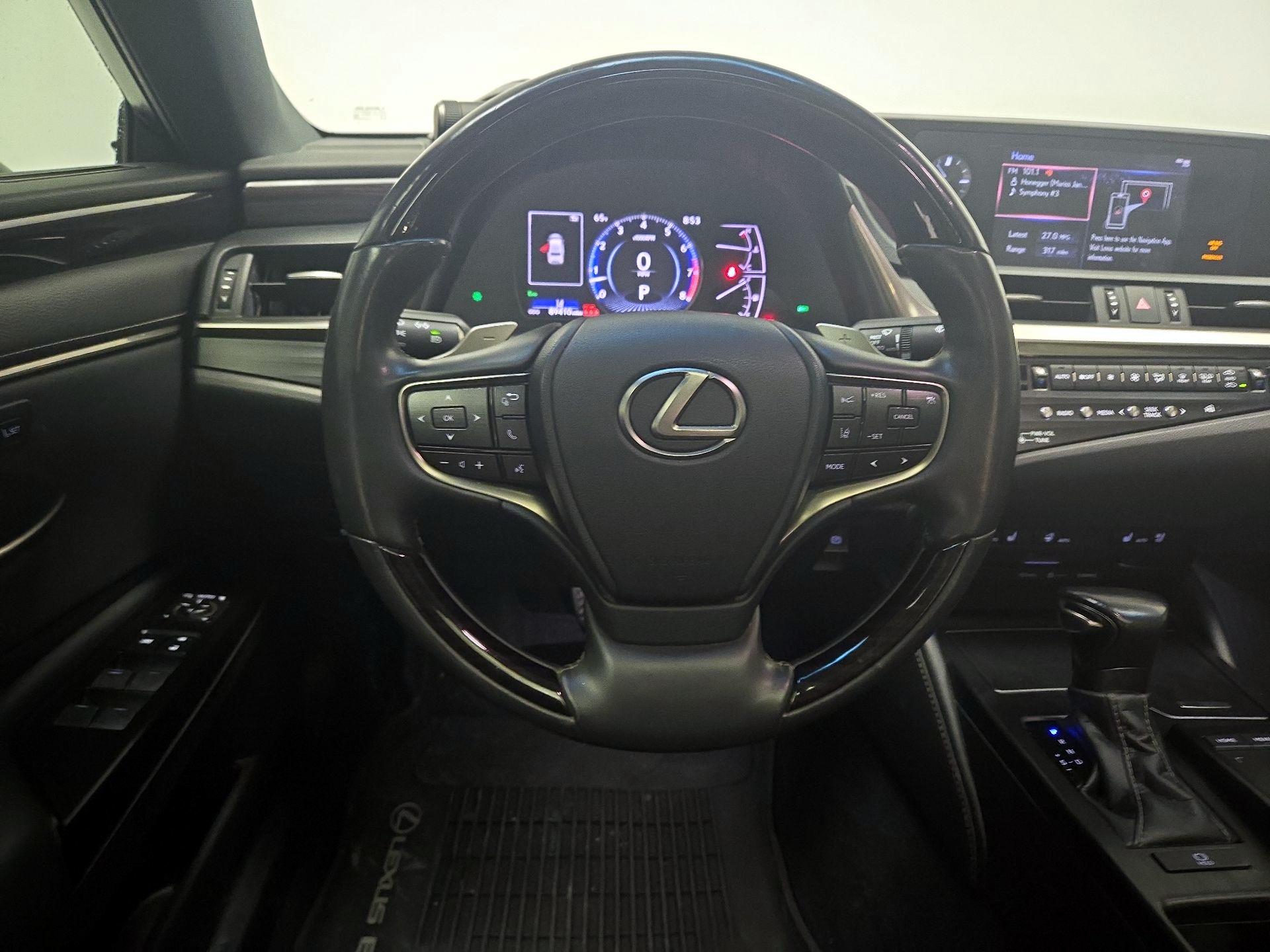Thumbnail: 2020 Lexus ES - 10