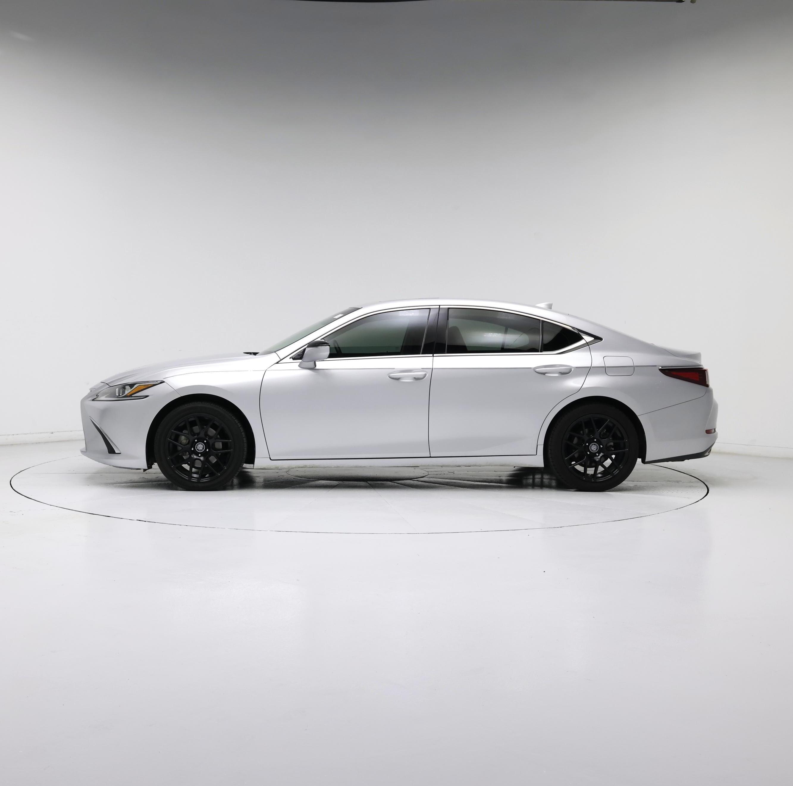 Thumbnail: 2020 Lexus ES - 3