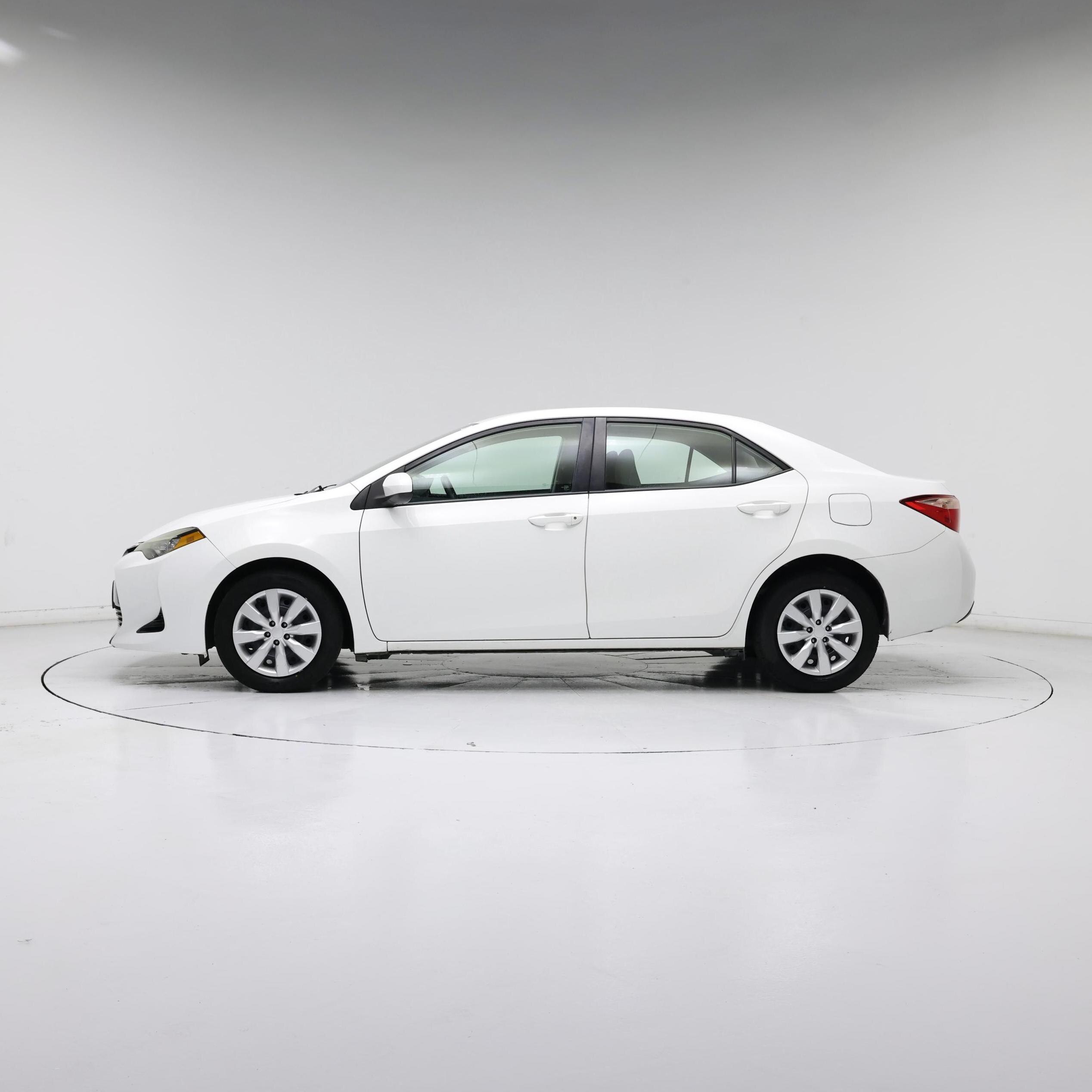 Thumbnail: 2017 Toyota Corolla - 3