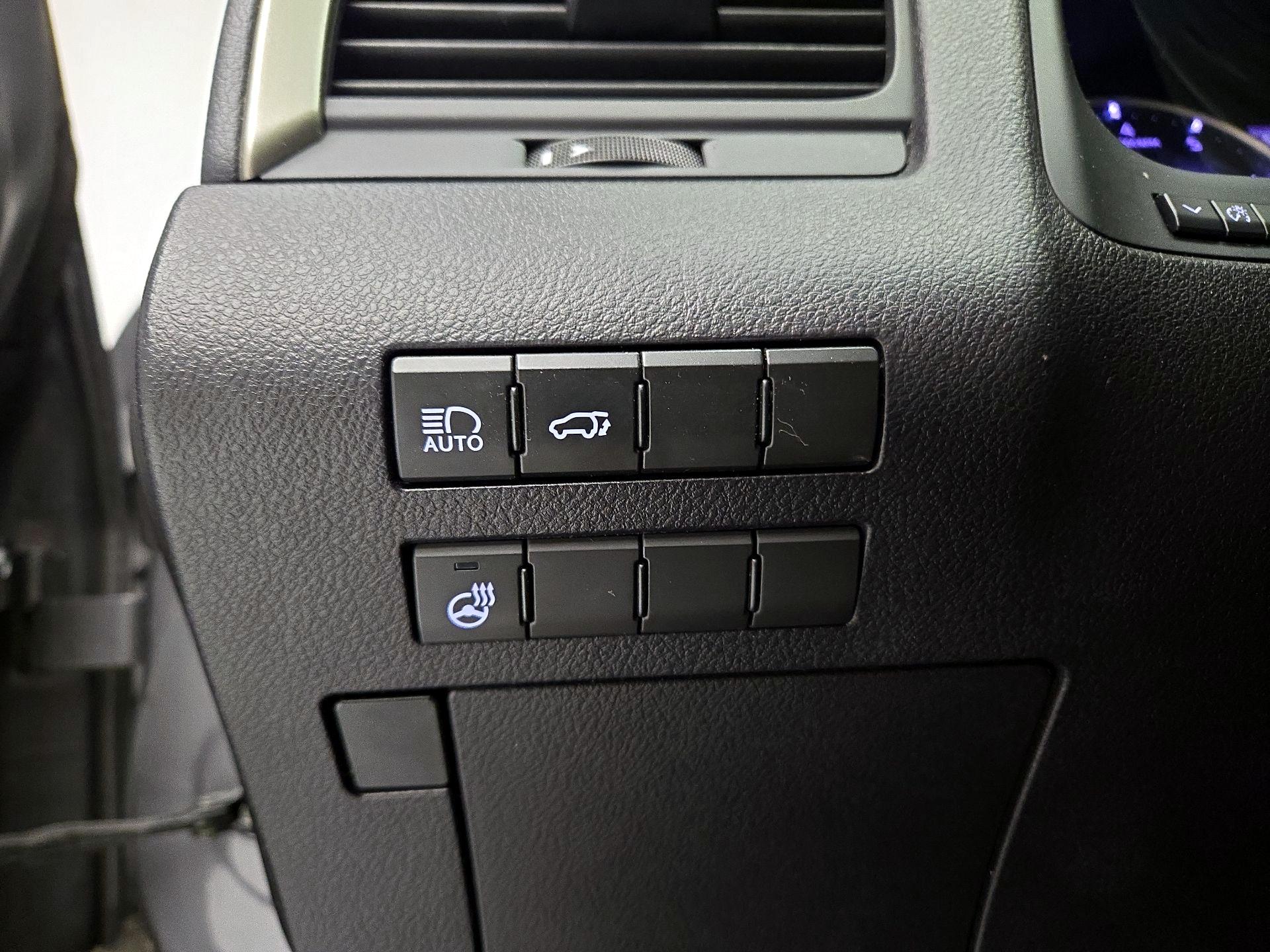 Thumbnail: 2018 Lexus RX - 13