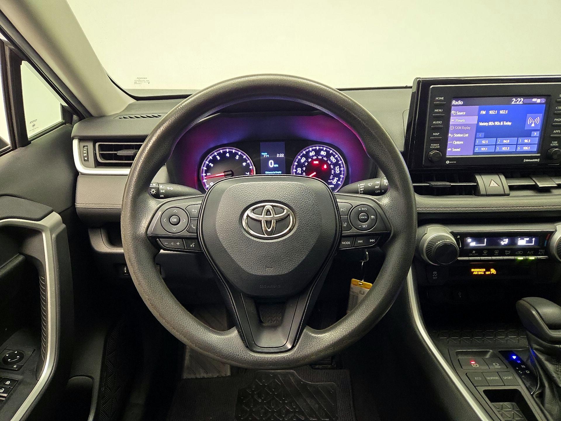Thumbnail: 2020 Toyota RAV4 - 10