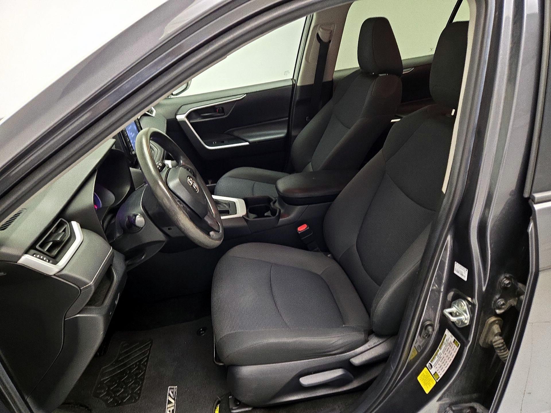 Thumbnail: 2020 Toyota RAV4 - 11