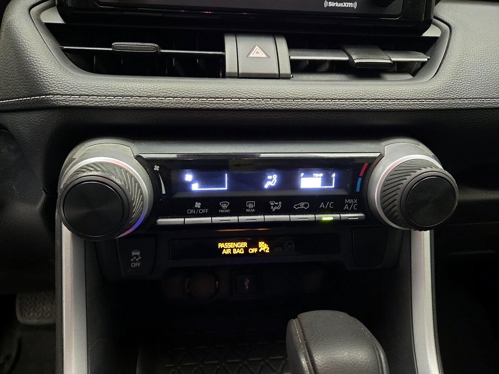 Thumbnail: 2020 Toyota RAV4 - 16