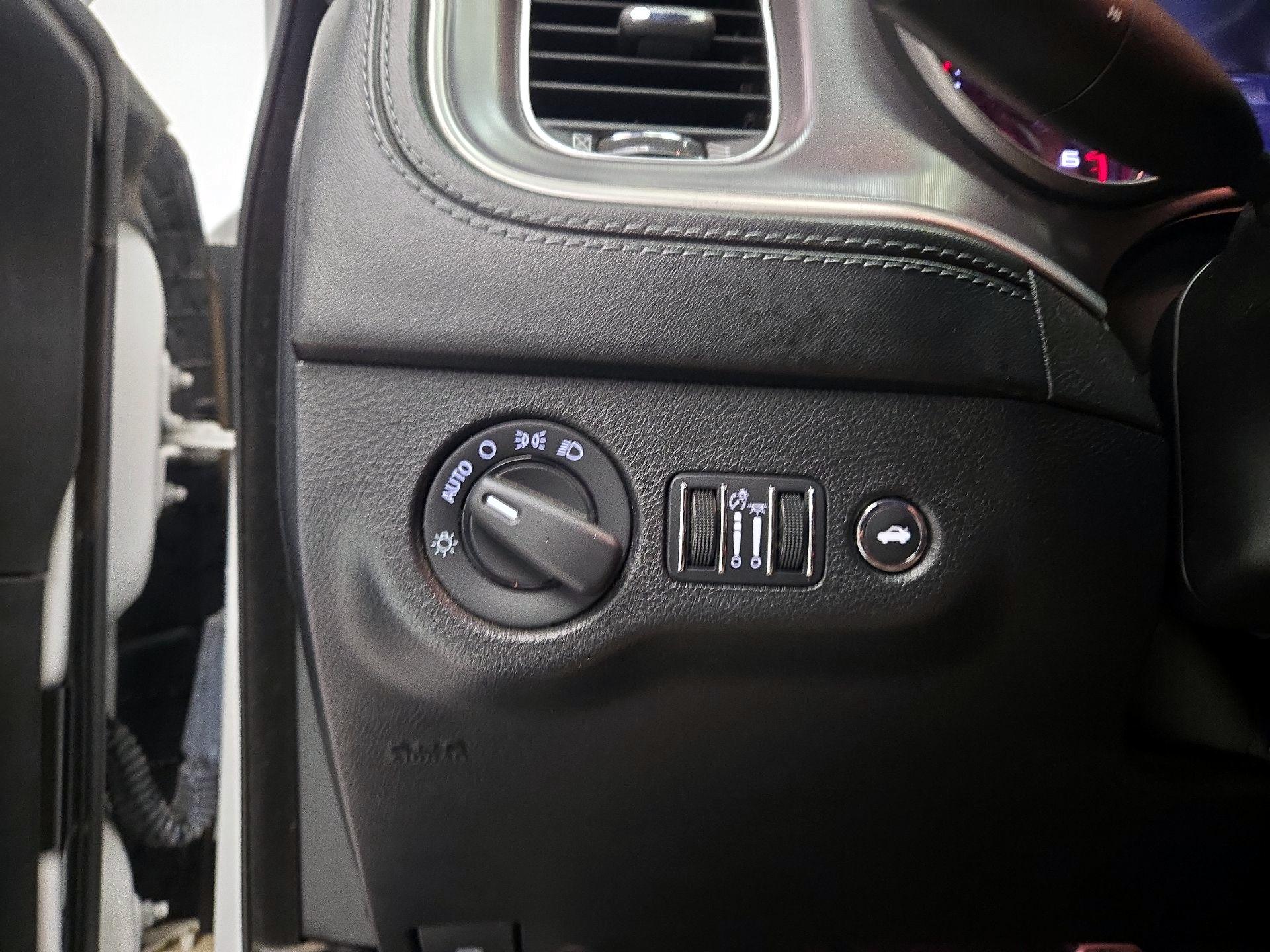 Thumbnail: 2021 Dodge Charger - 13