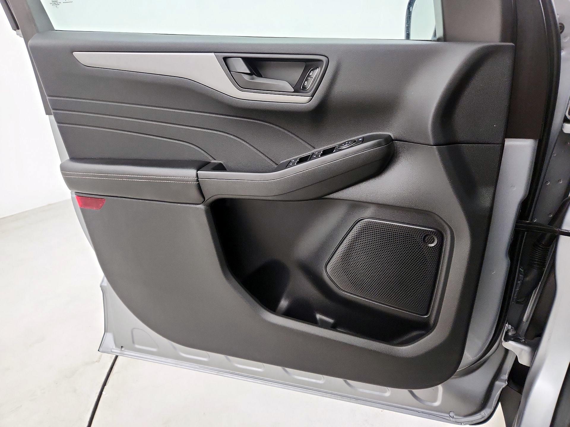 Thumbnail: 2023 Ford Escape - 10