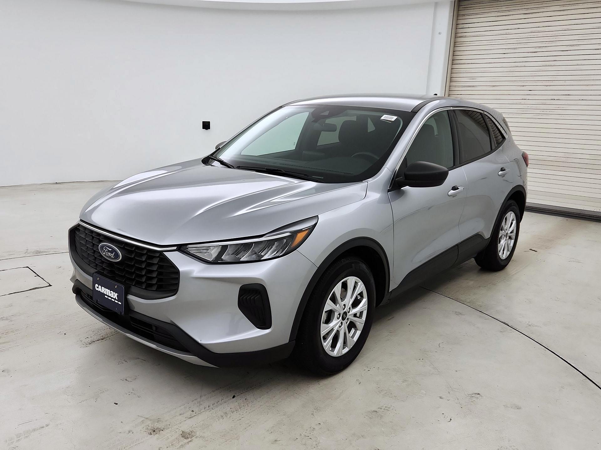 Thumbnail: 2023 Ford Escape - 3