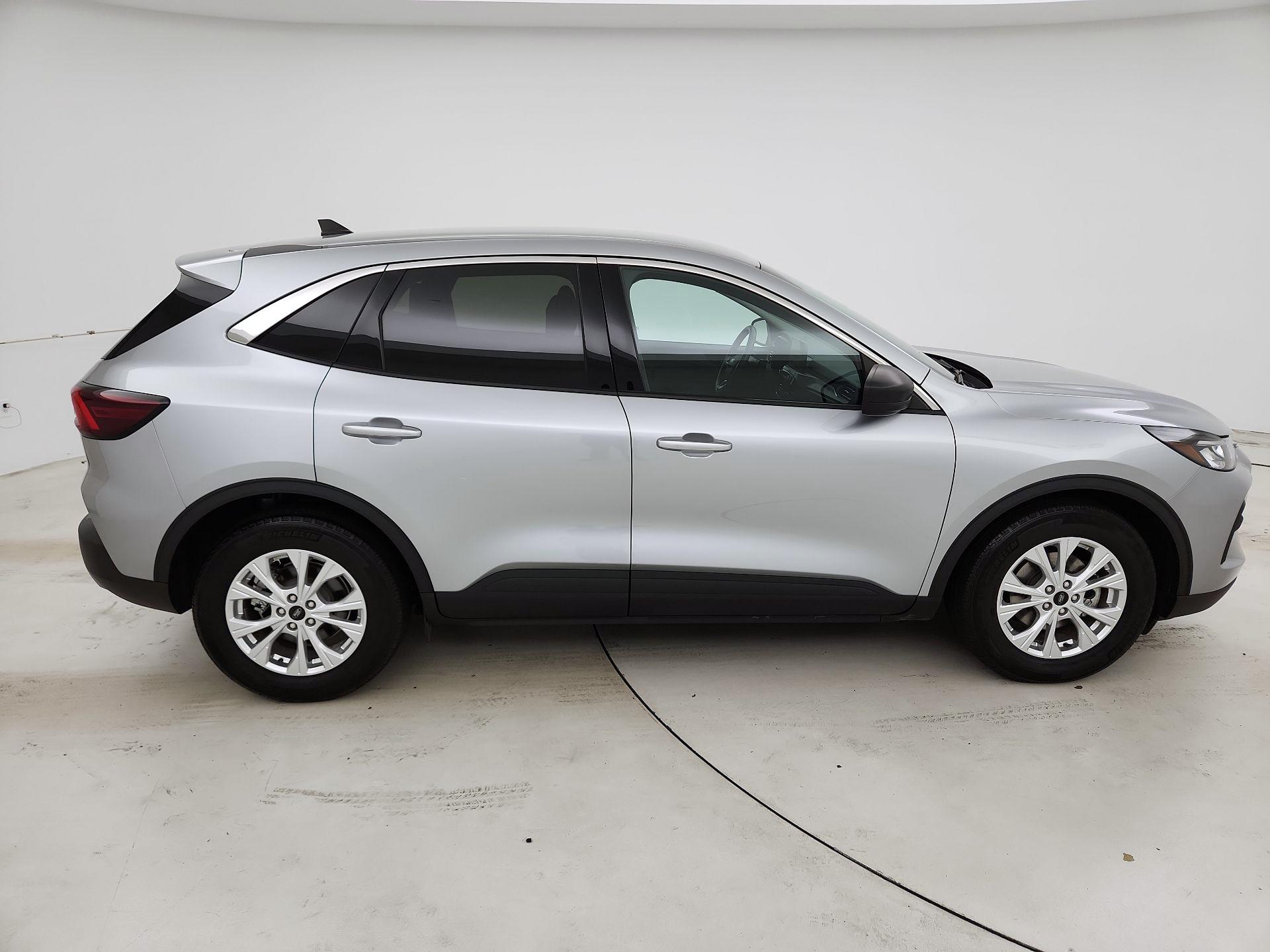 Thumbnail: 2023 Ford Escape - 4