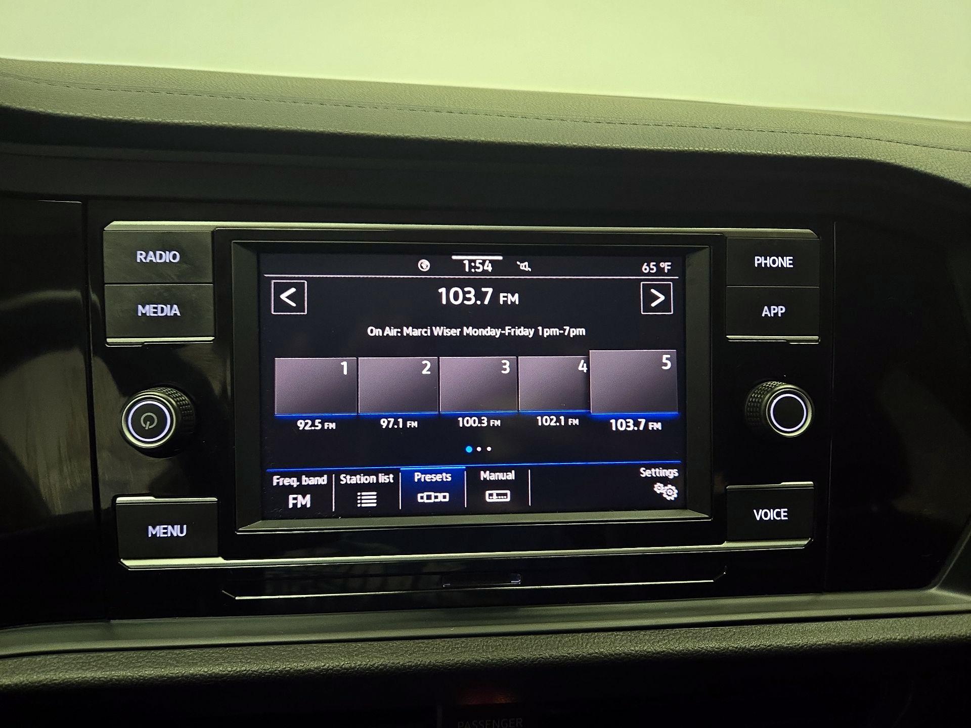 Thumbnail: 2023 Volkswagen Jetta - 15