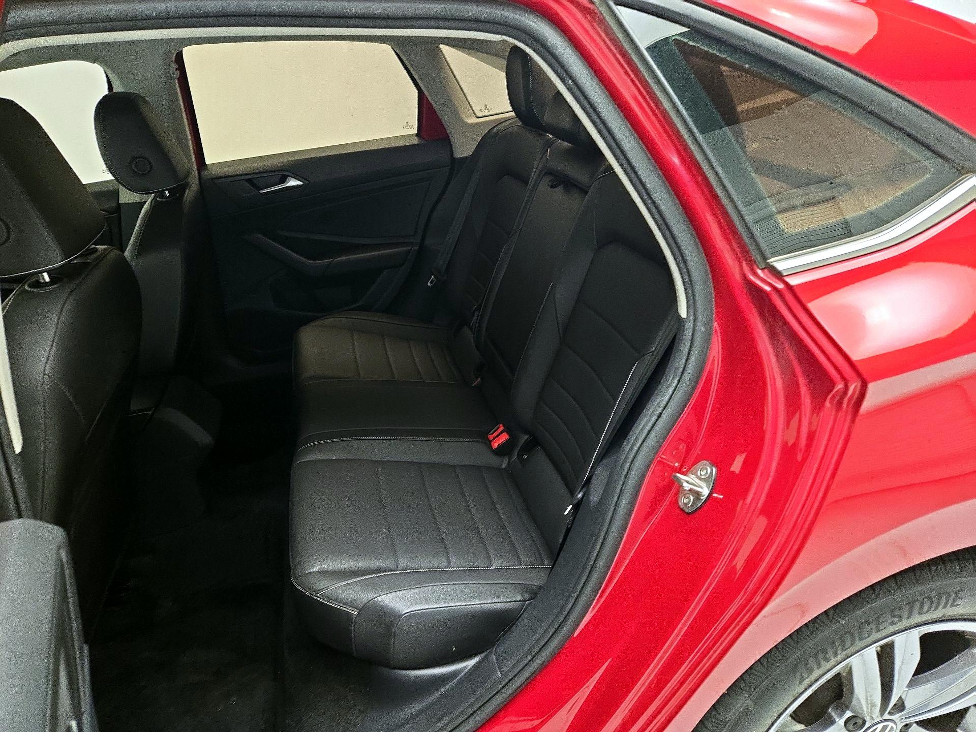 Thumbnail: 2023 Volkswagen Jetta - 19