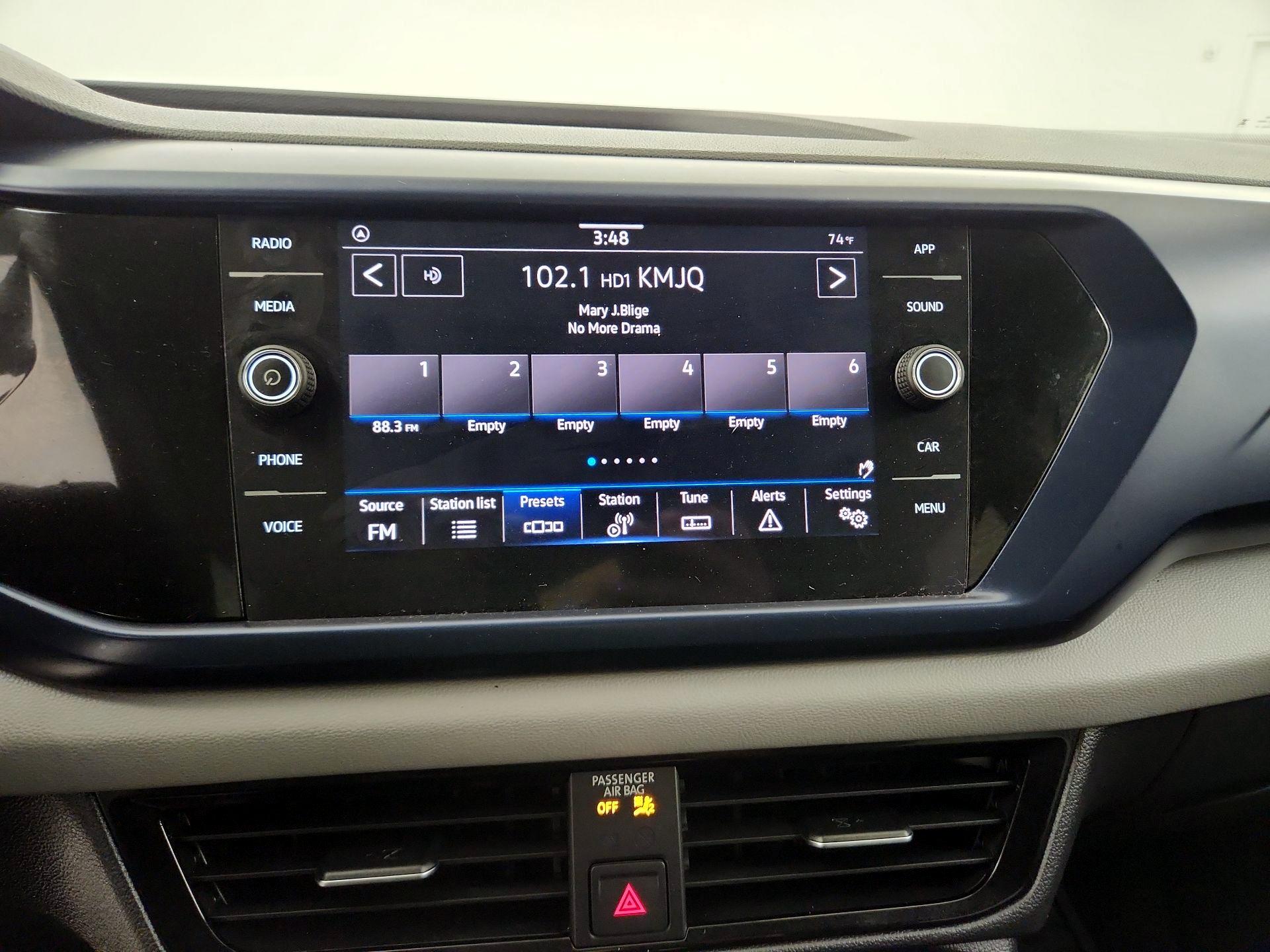 Thumbnail: 2022 Volkswagen Taos - 13