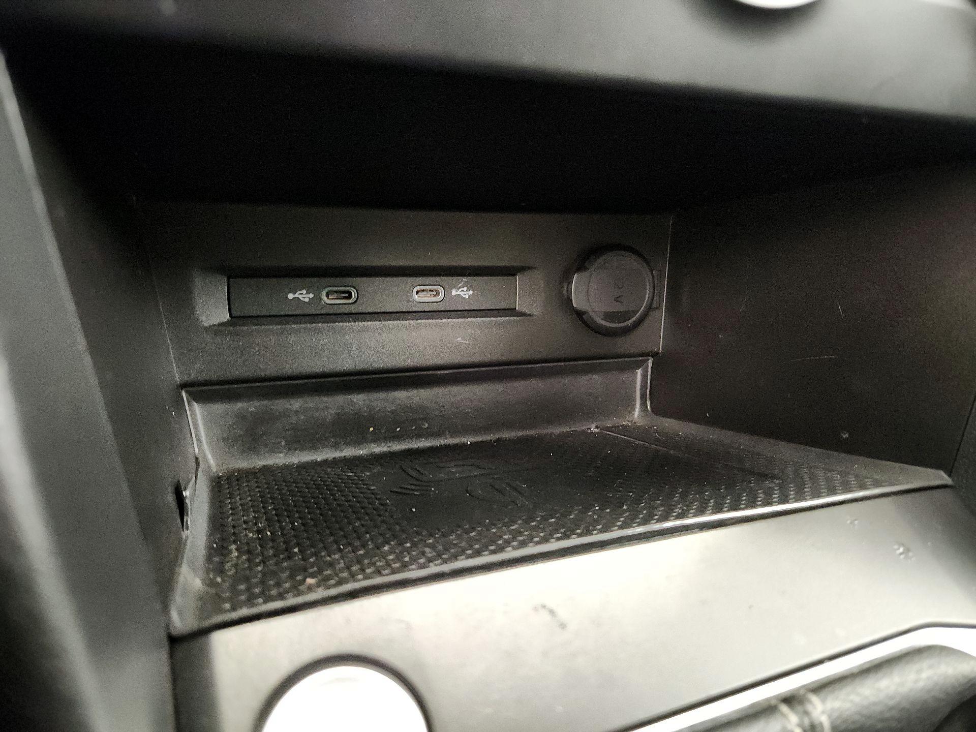 Thumbnail: 2022 Volkswagen Taos - 16