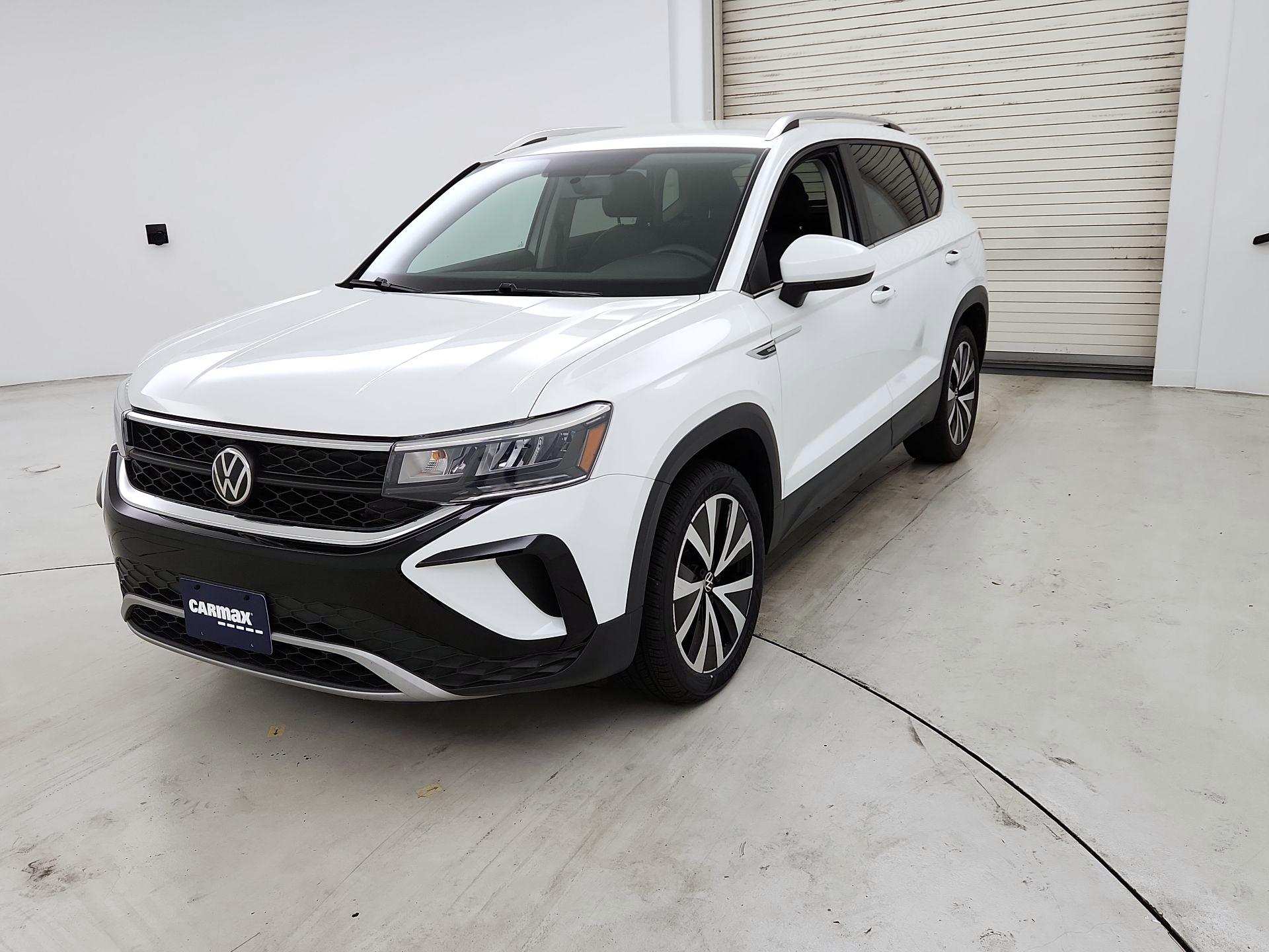 Thumbnail: 2022 Volkswagen Taos - 3