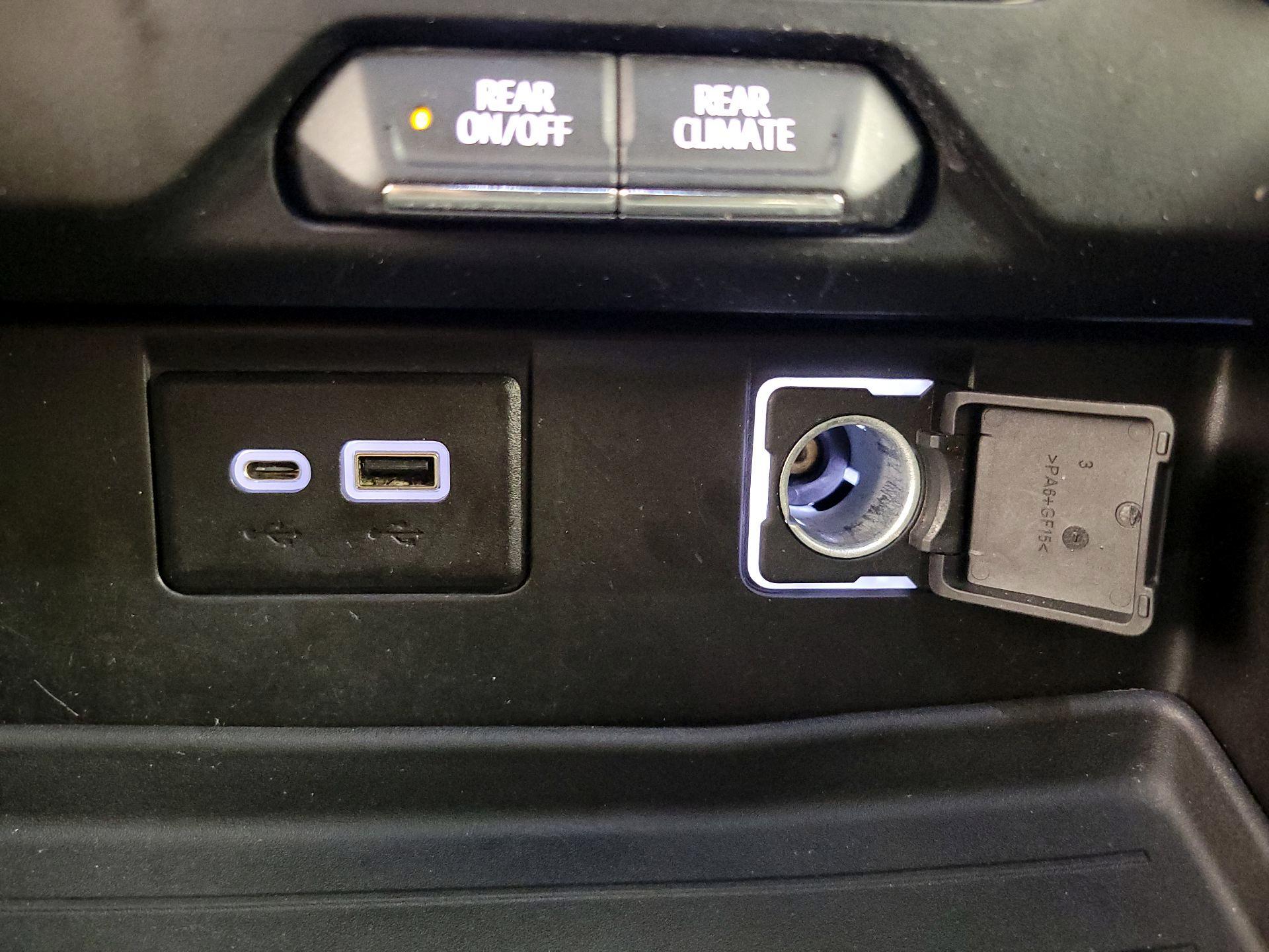 Thumbnail: 2022 GMC Yukon - 18