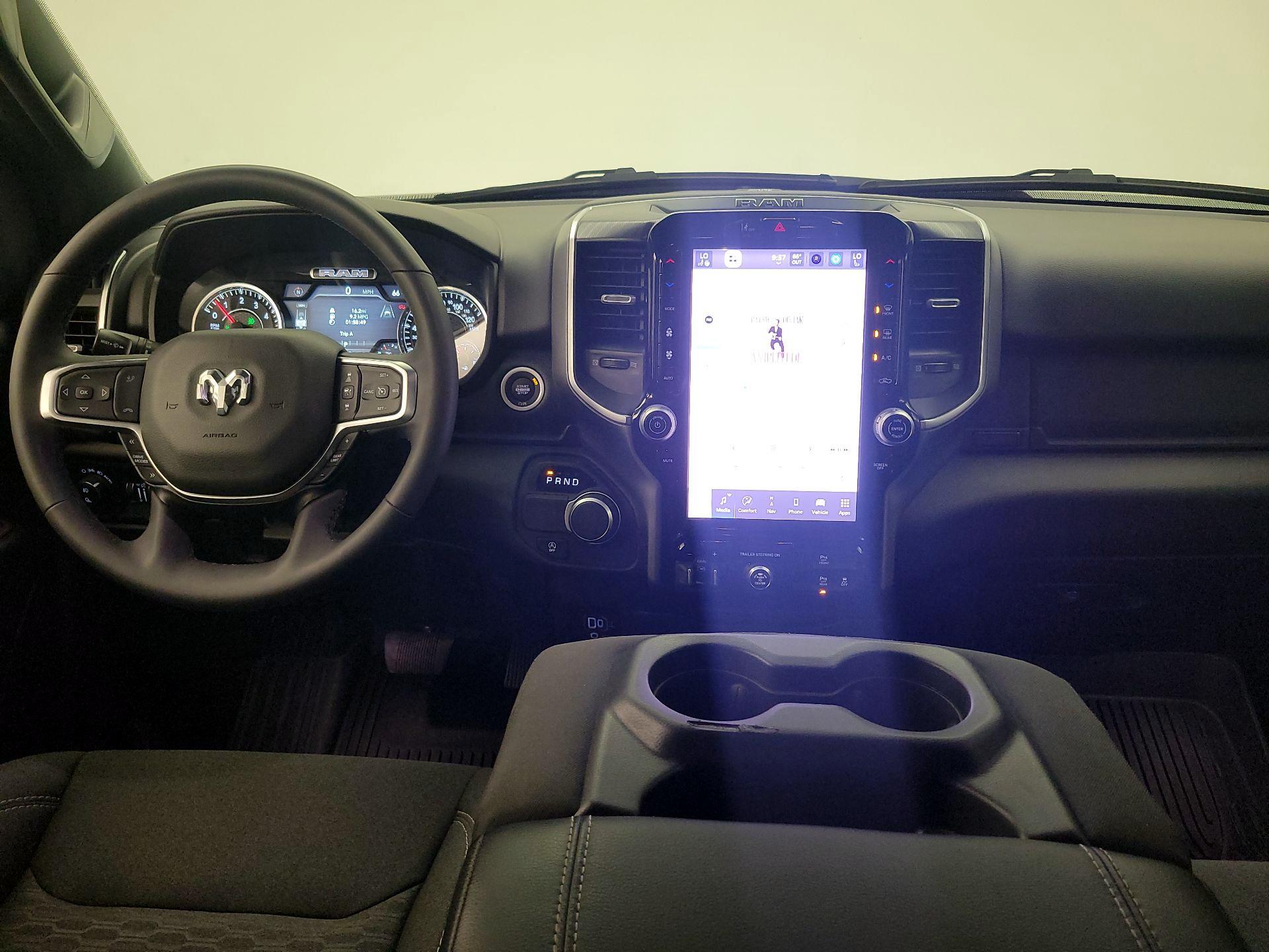 Thumbnail: 2025 RAM 1500 - 9