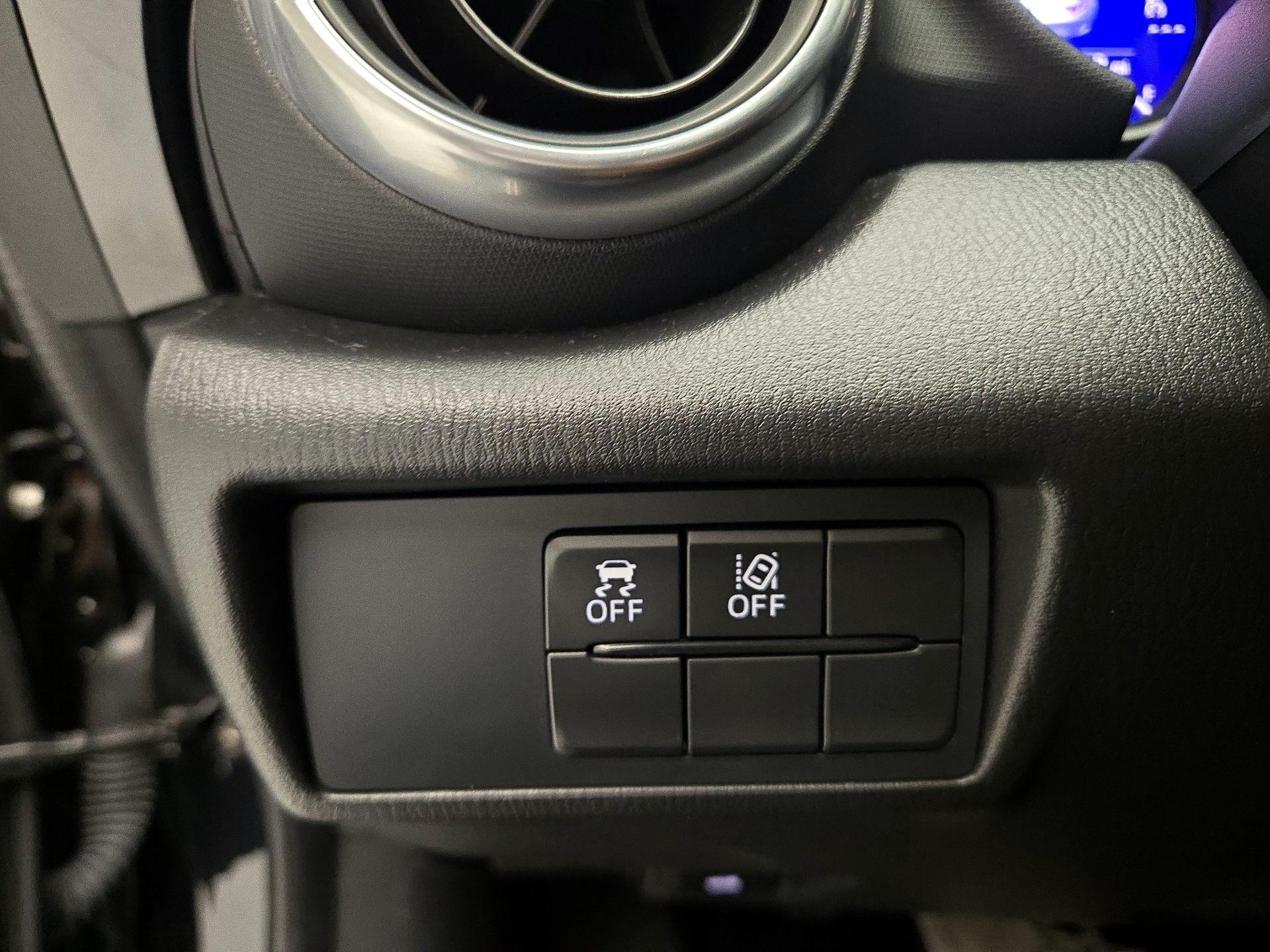 Thumbnail: 2022 Mazda MX-5 Miata - 13