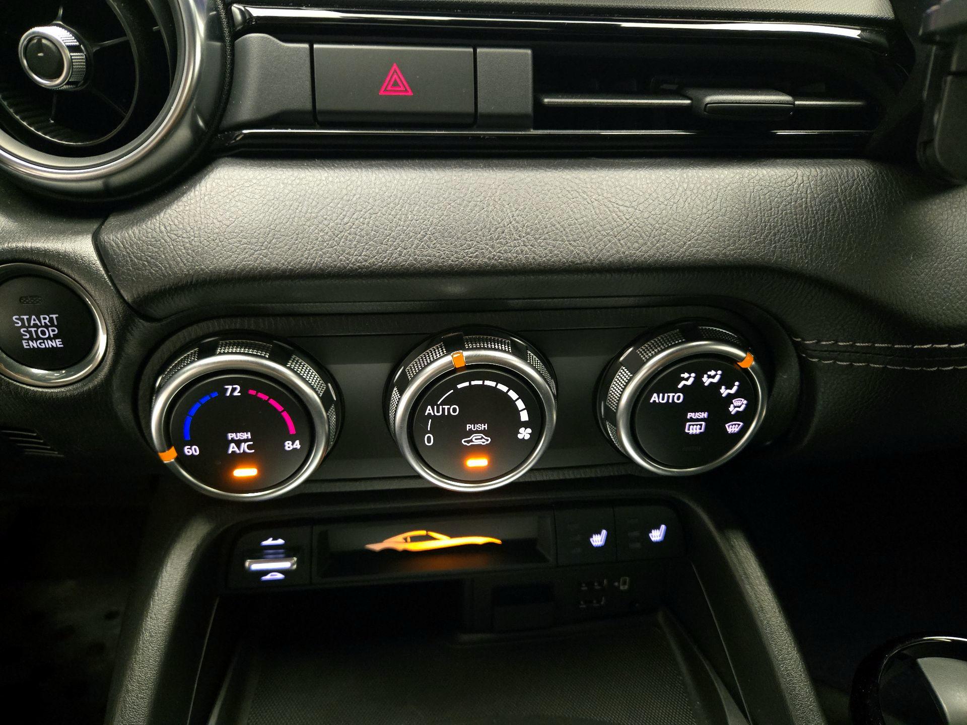 Thumbnail: 2022 Mazda MX-5 Miata - 17