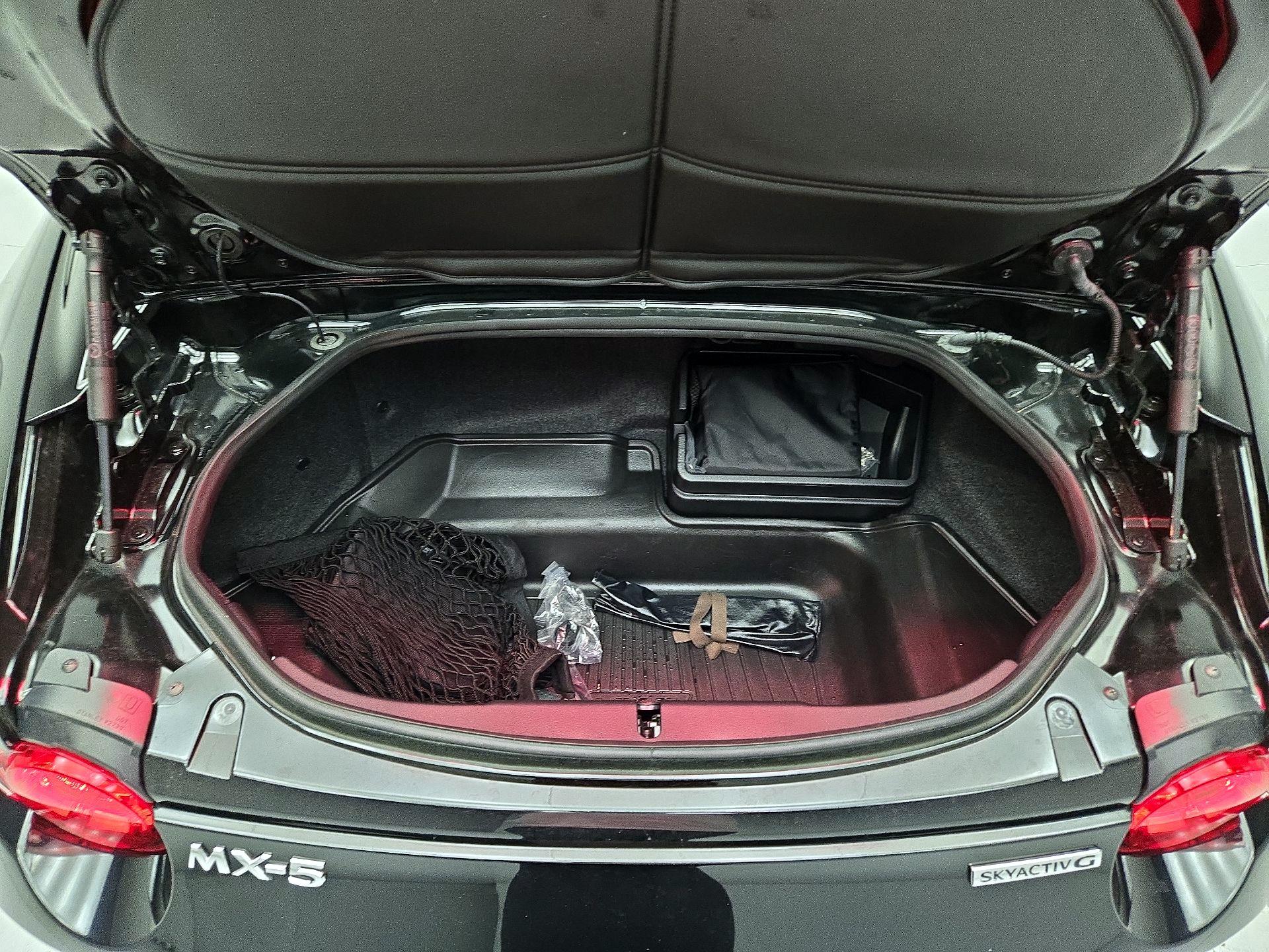 Thumbnail: 2022 Mazda MX-5 Miata - 20