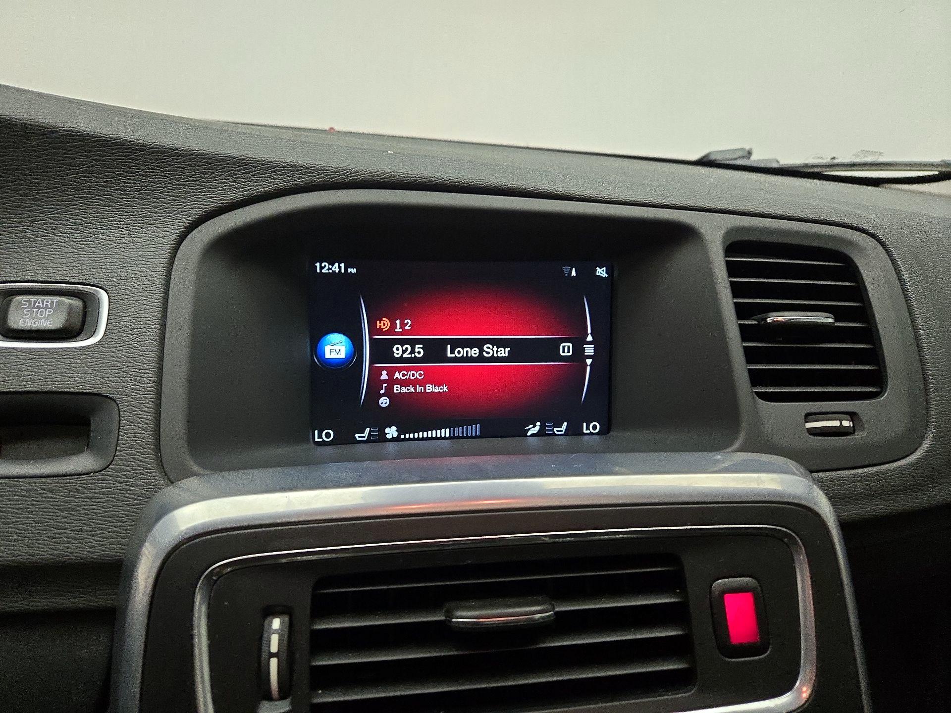 Thumbnail: 2016 Volvo V60 - 14