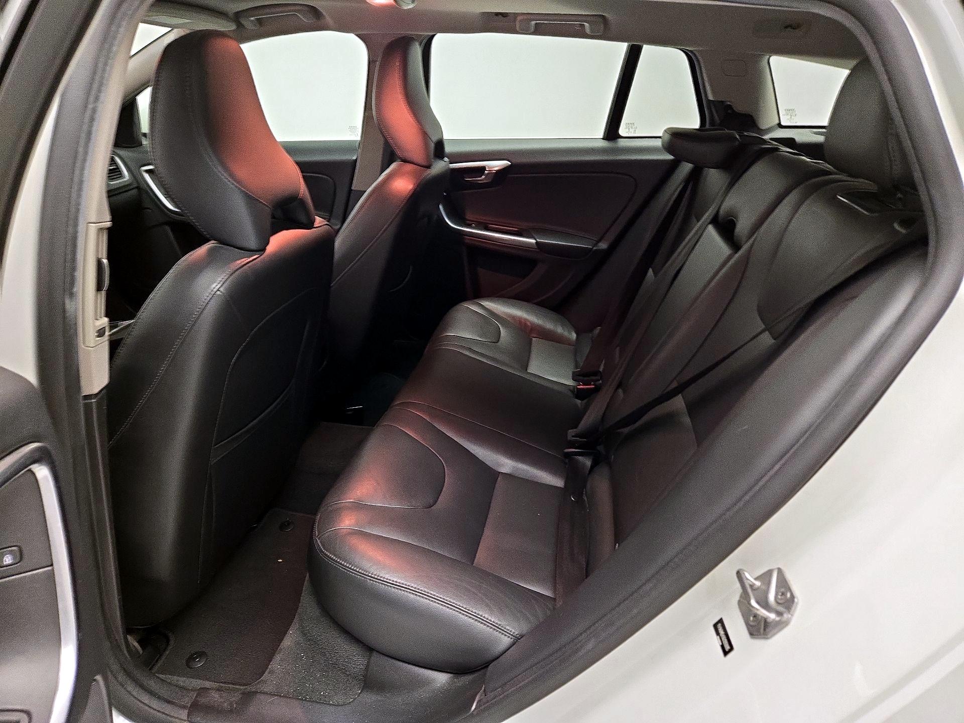 Thumbnail: 2016 Volvo V60 - 18