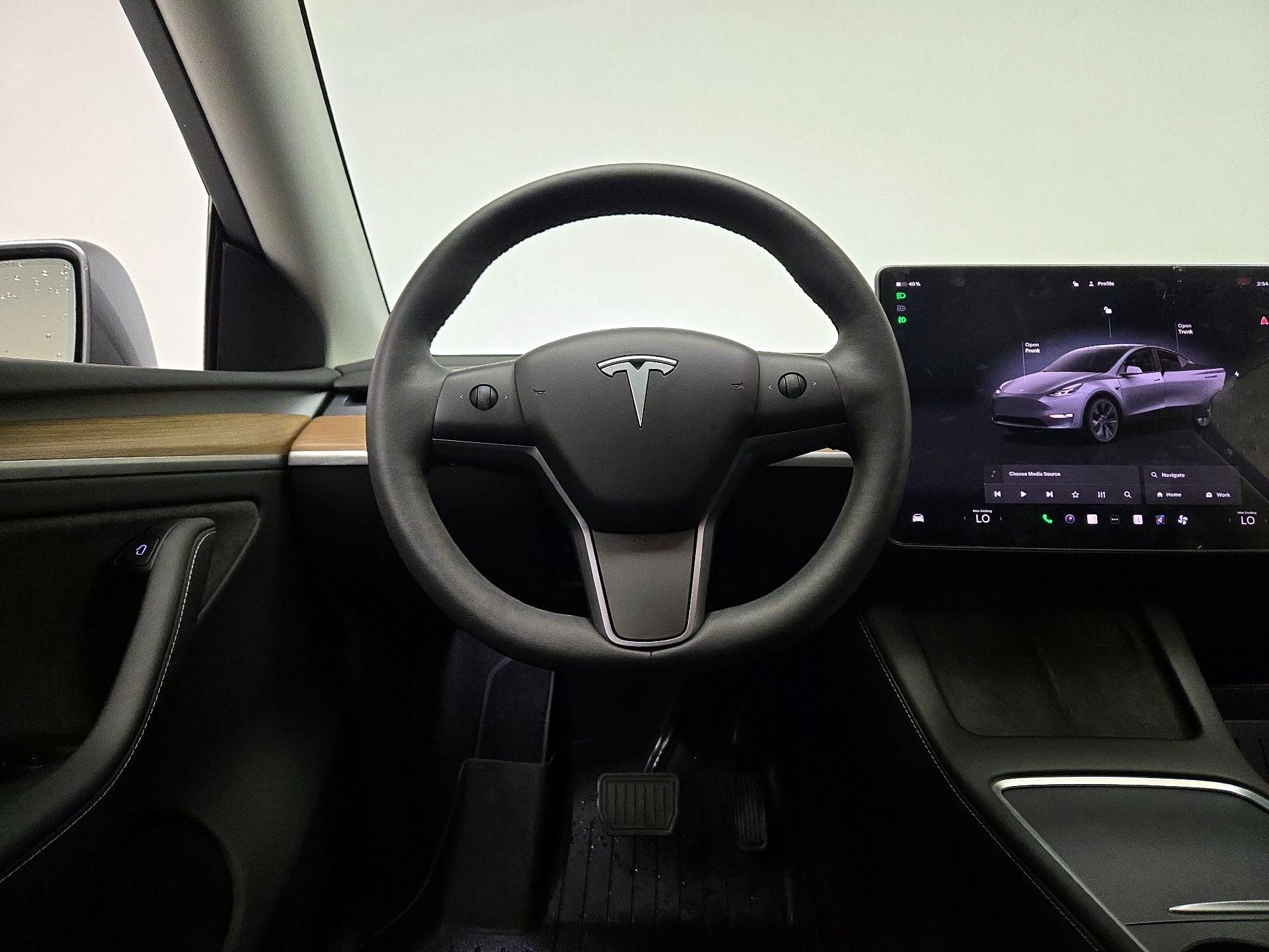 Thumbnail: 2025 Tesla Model Y - 10