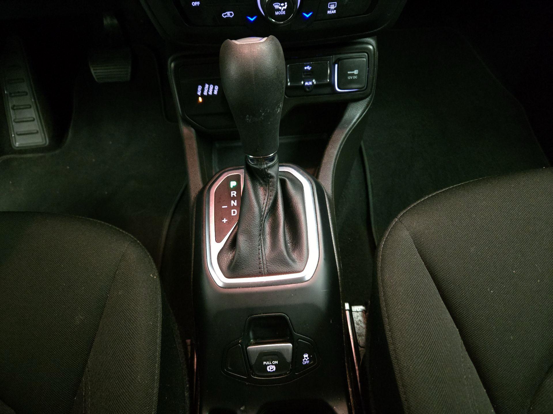 Thumbnail: 2021 Jeep Renegade - 17