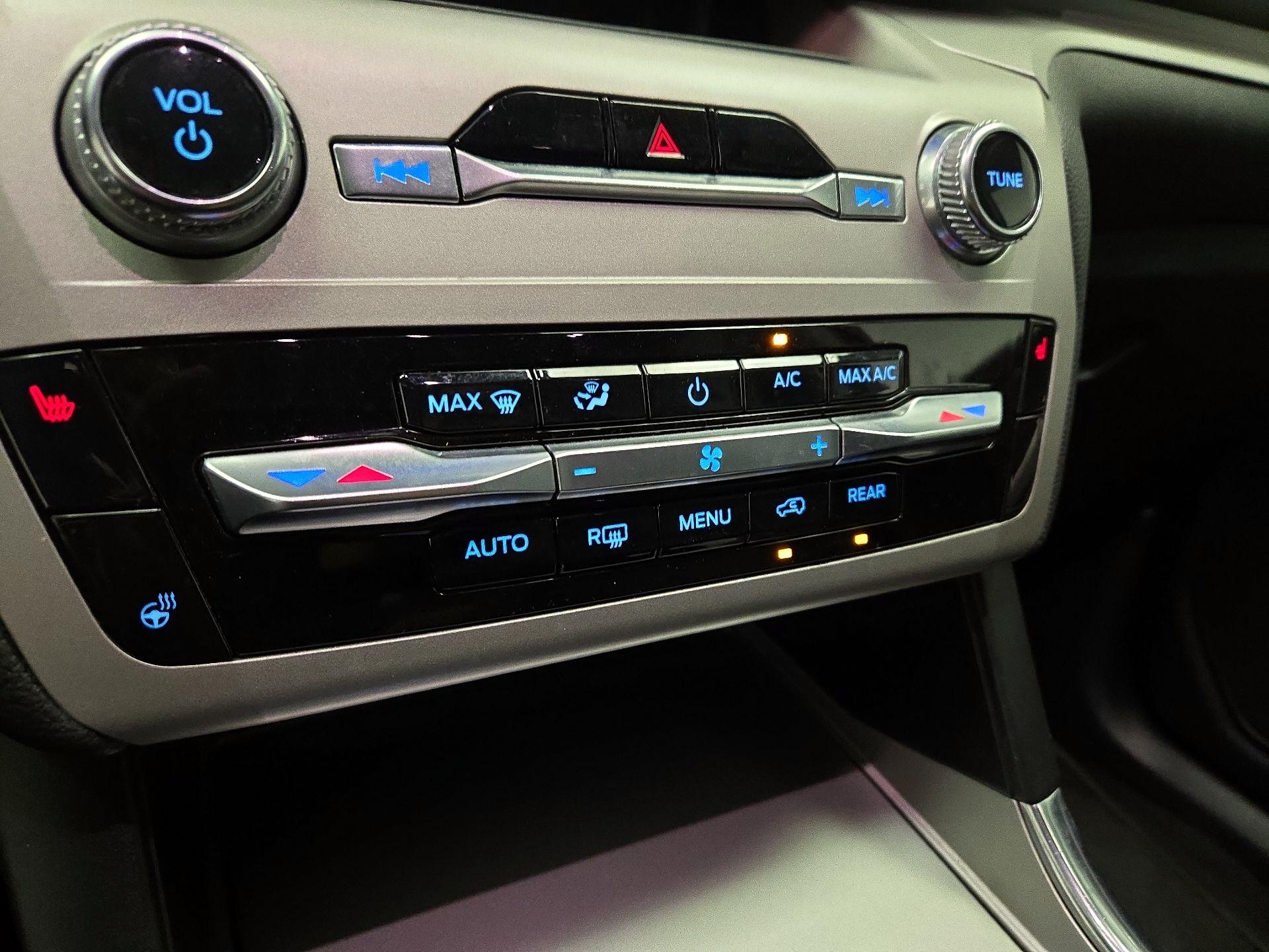 Thumbnail: 2023 Ford Explorer - 16