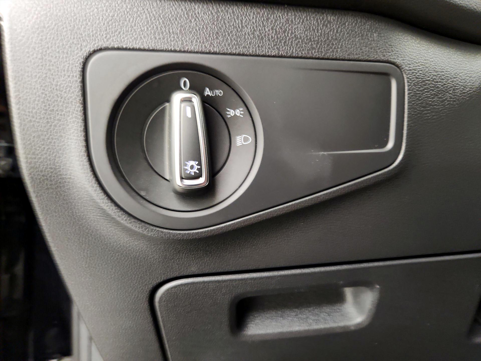 Thumbnail: 2021 Volkswagen Tiguan - 13